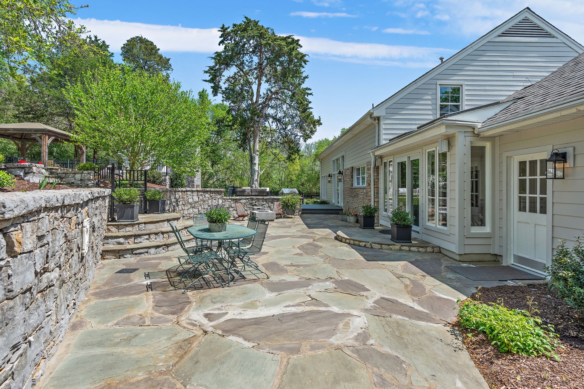 1000 Perkins Ln