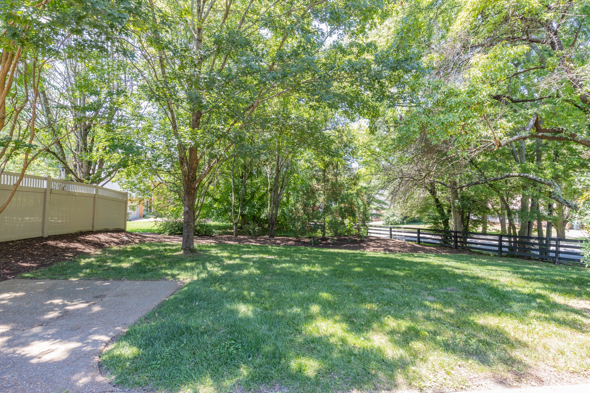 1433 Hampshire Pl