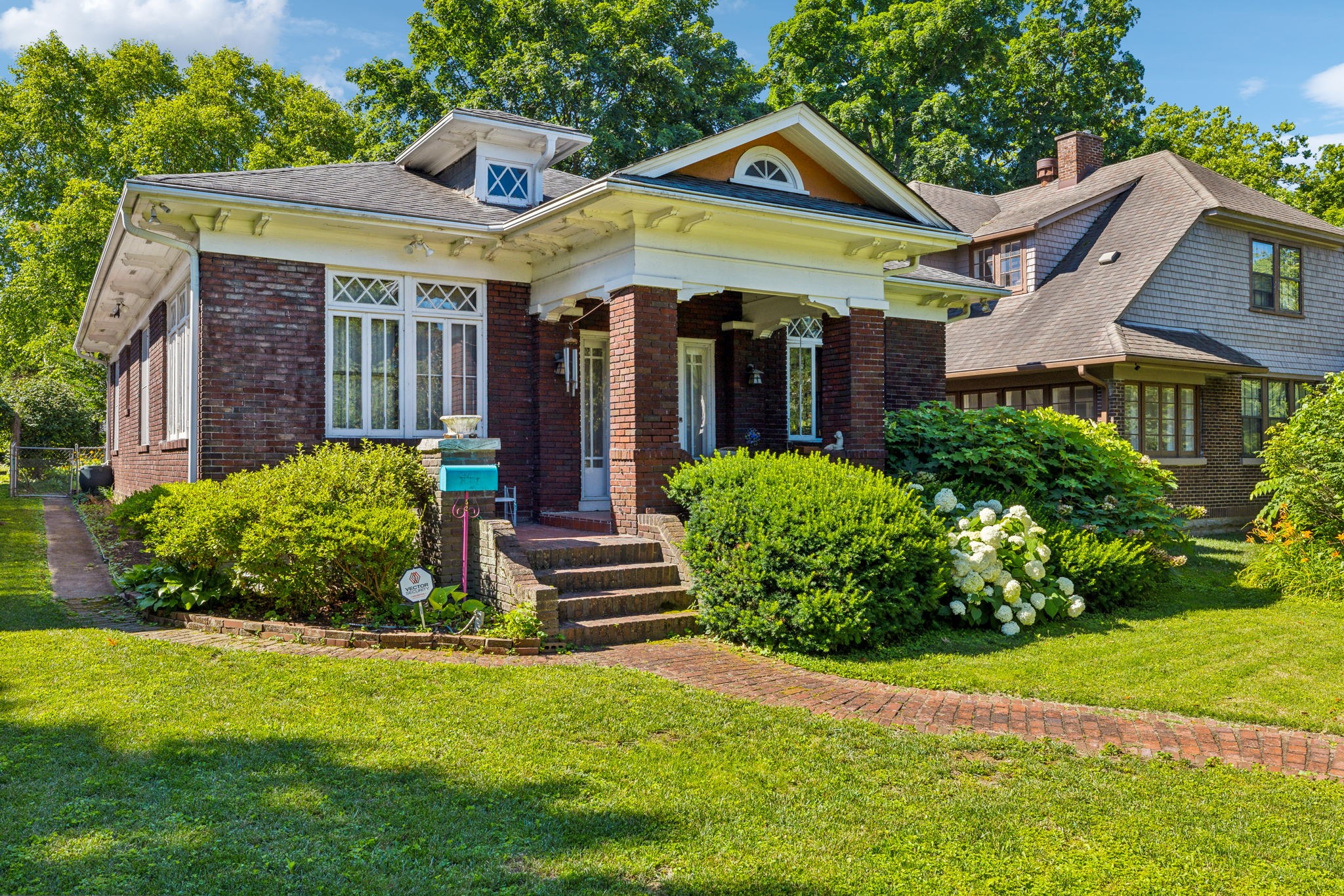 3625 Central Ave
