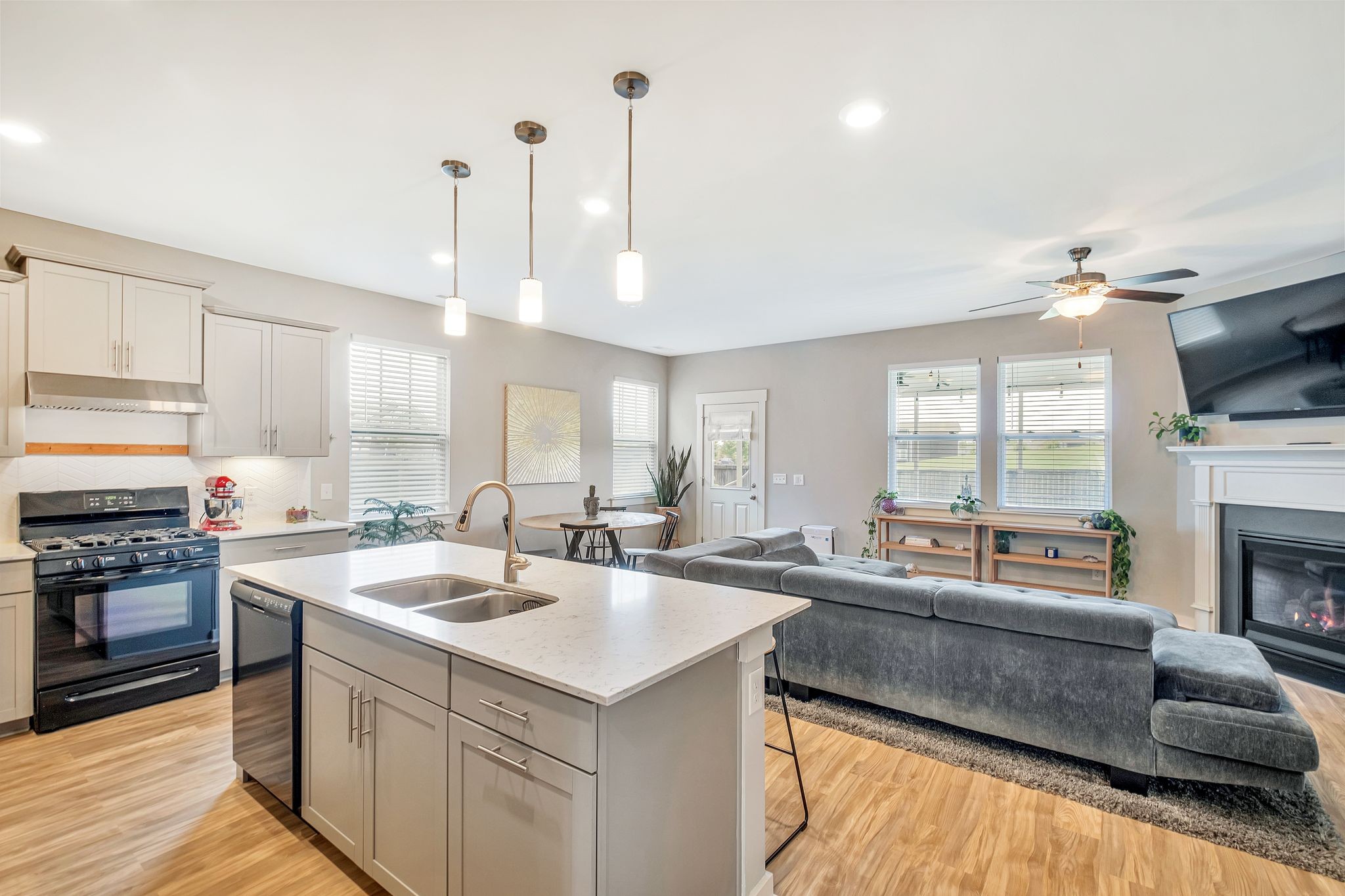 206 Sable Ln
