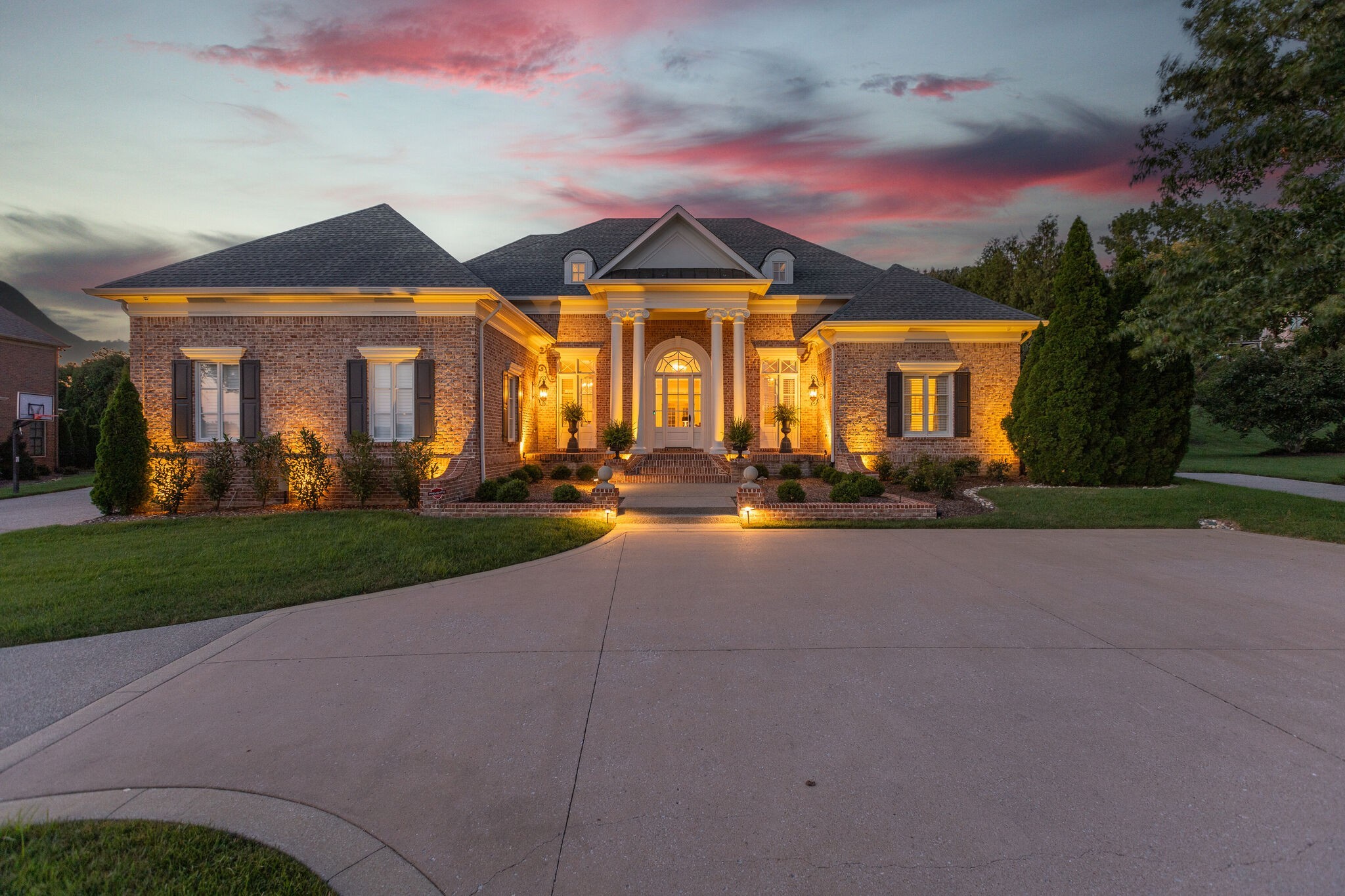 812 Legends Glen Ct