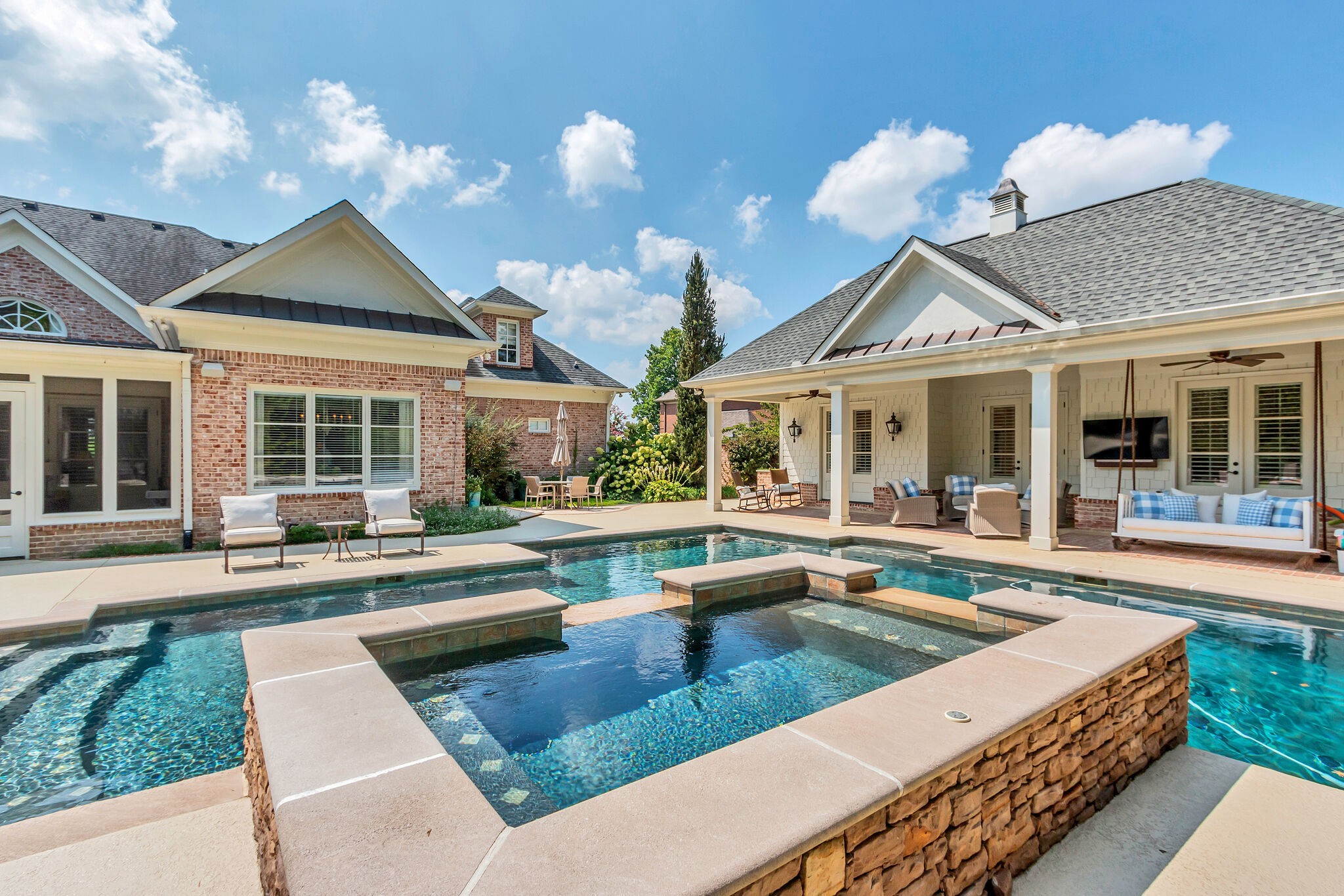 812 Legends Glen Ct
