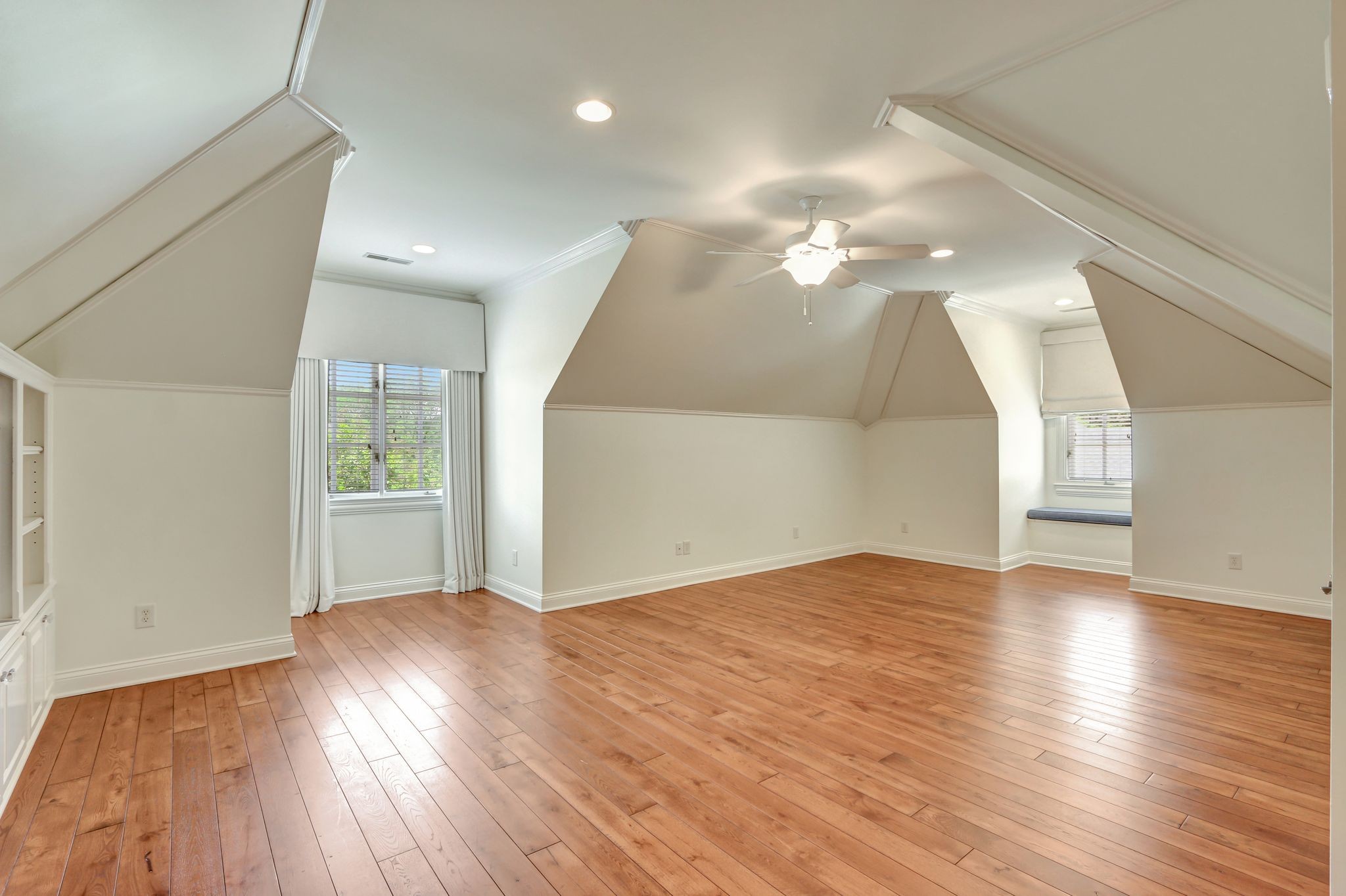 812 Legends Glen Ct