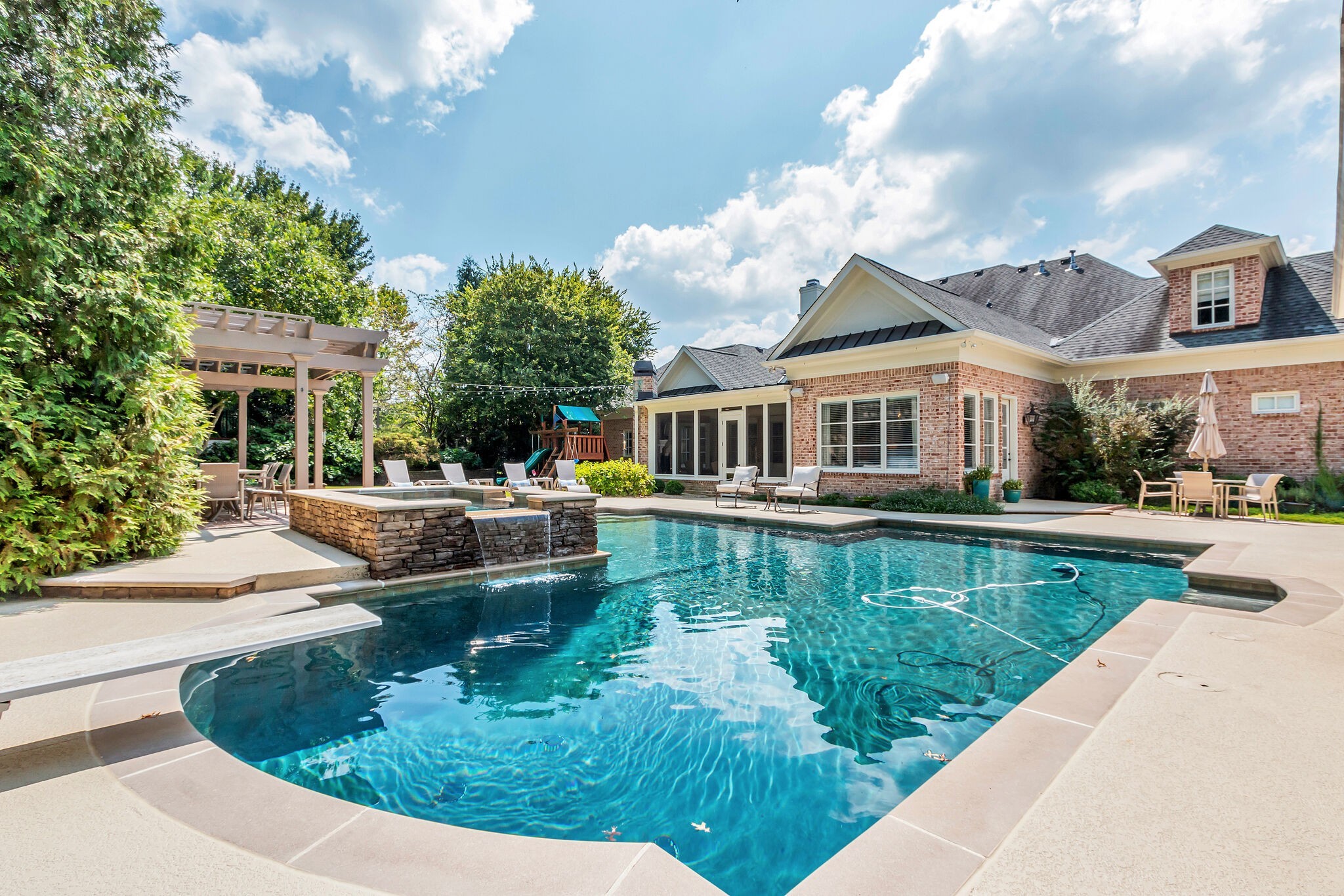 812 Legends Glen Ct