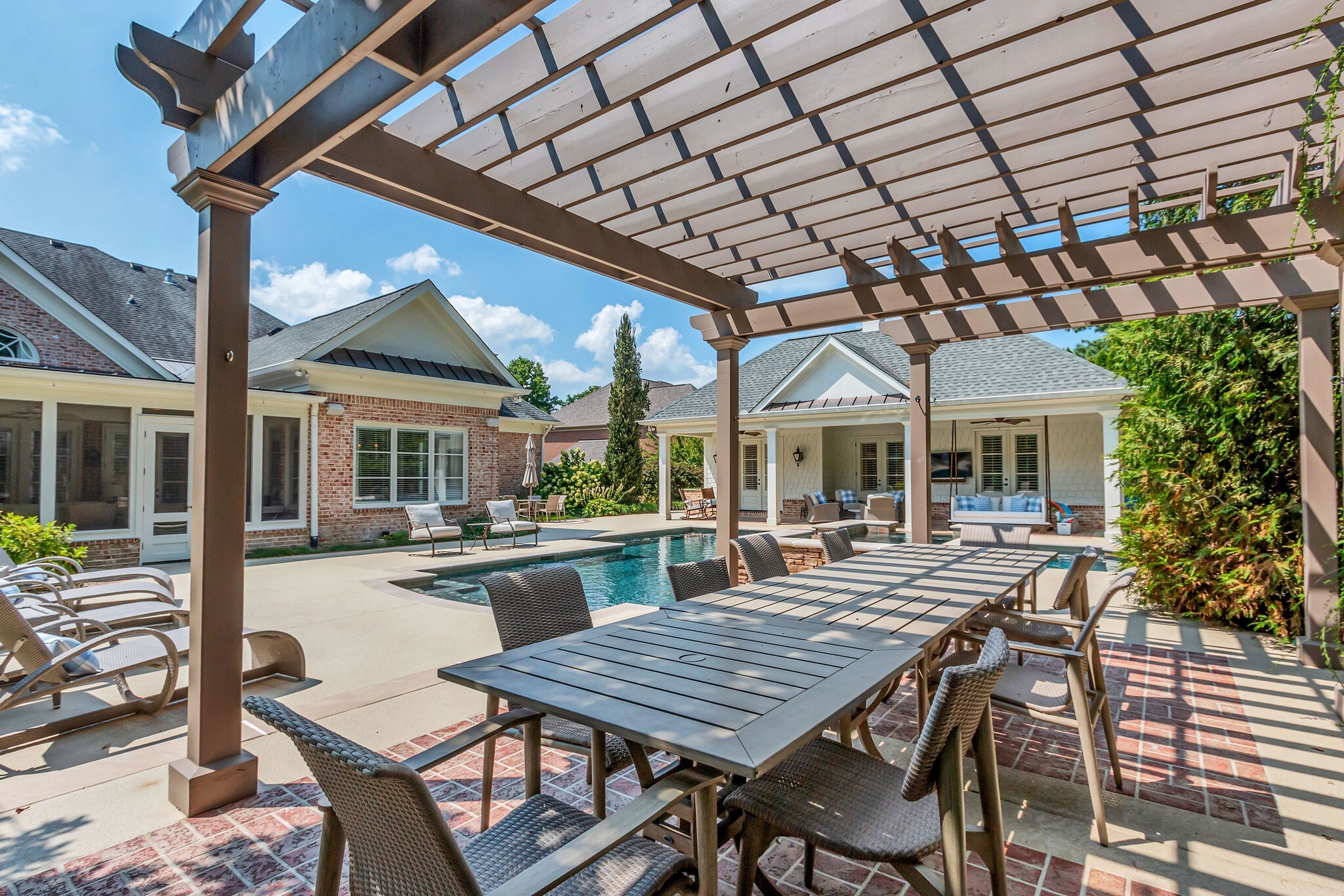 812 Legends Glen Ct