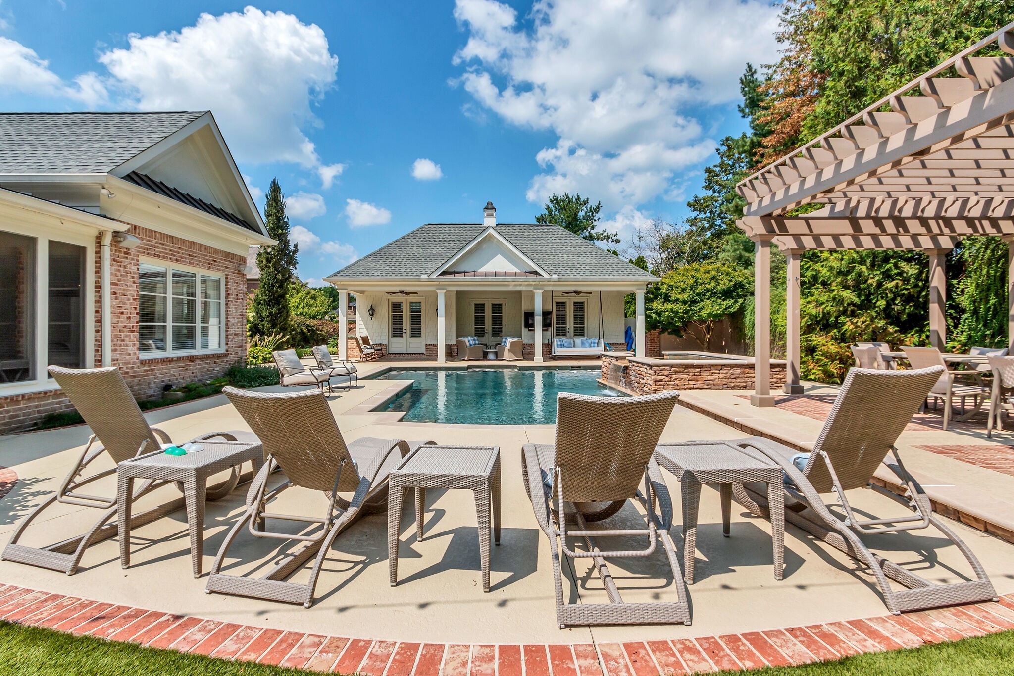 812 Legends Glen Ct