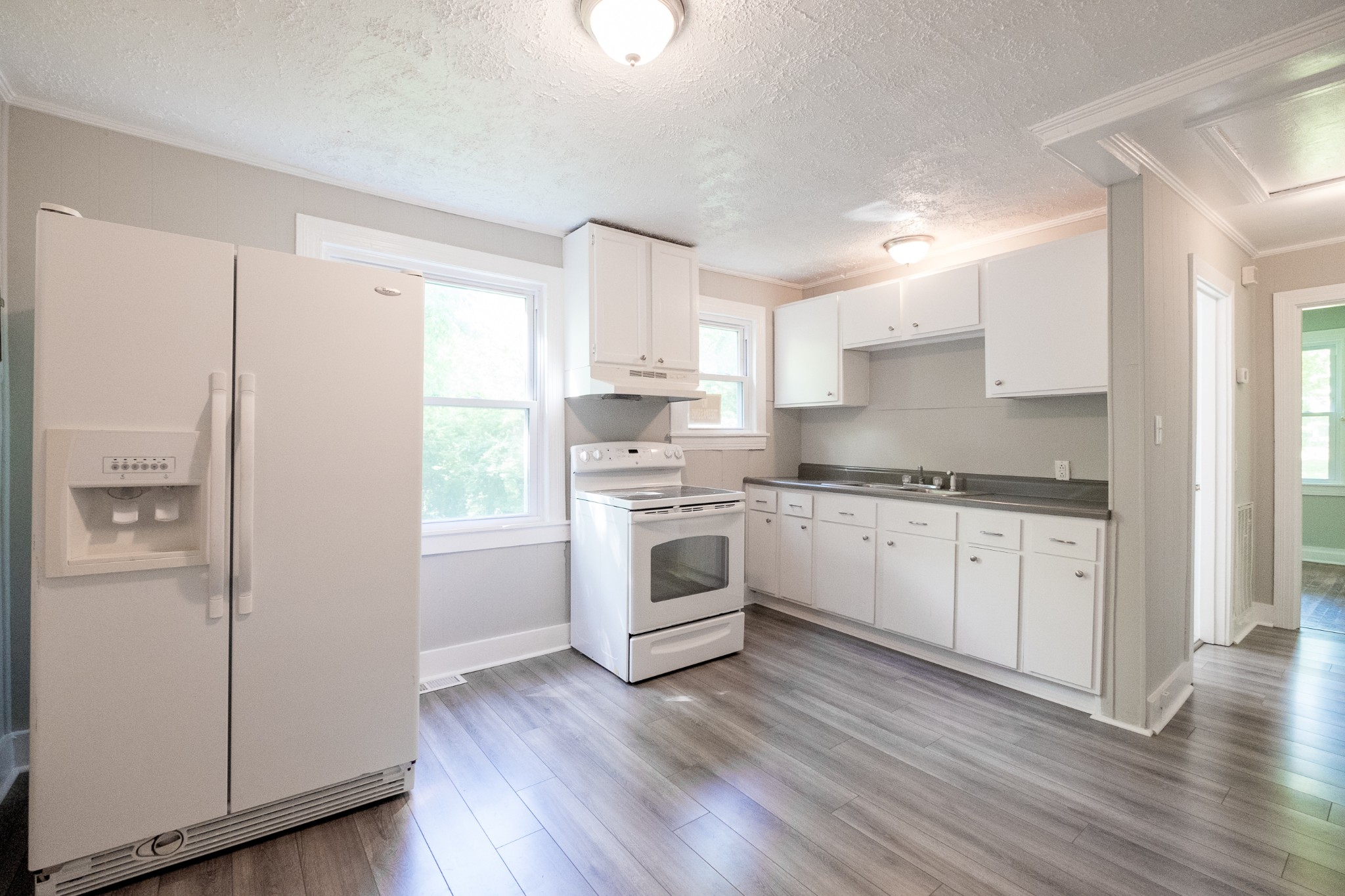 1304 Oakhurst Dr