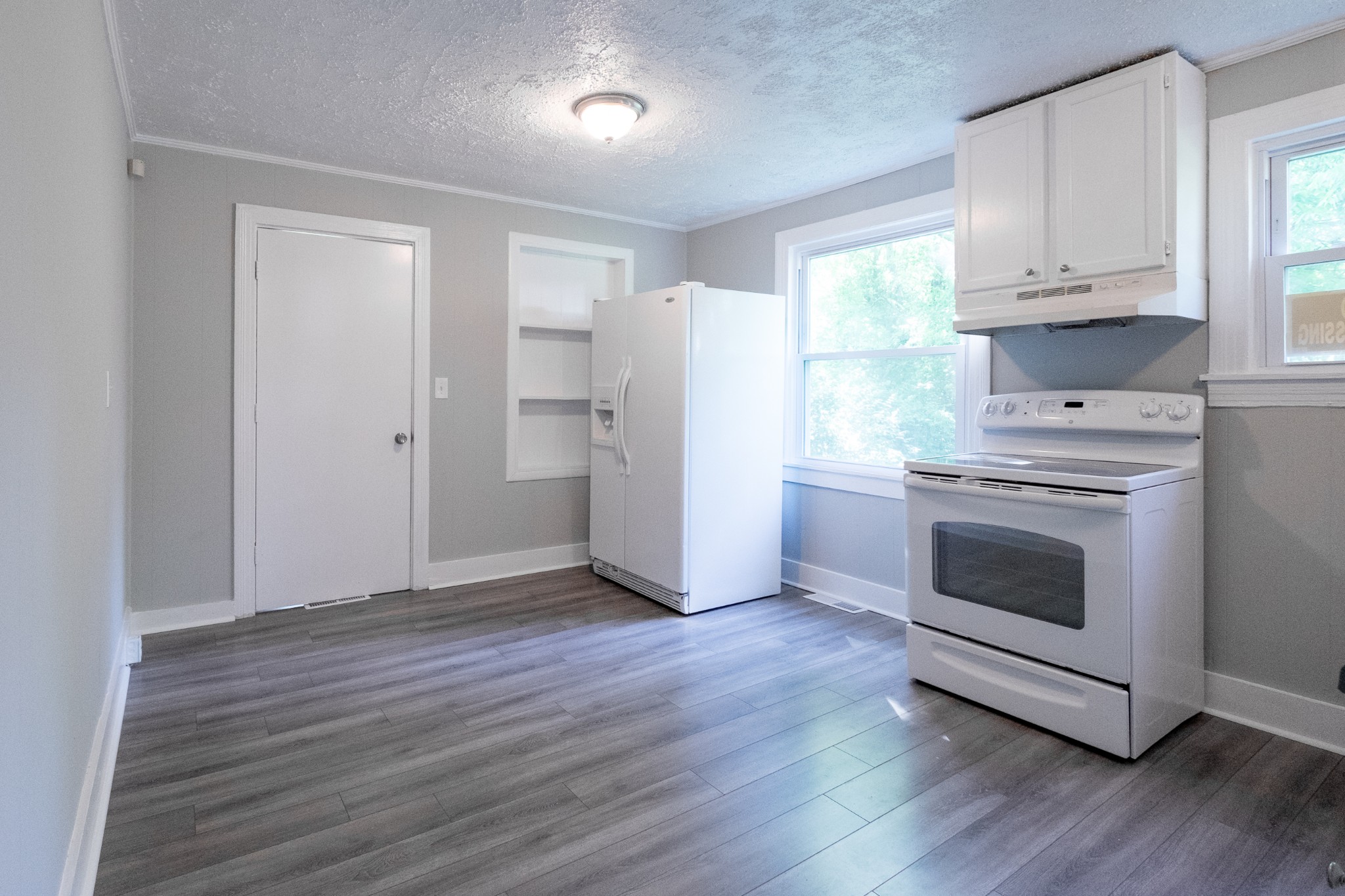 1304 Oakhurst Dr