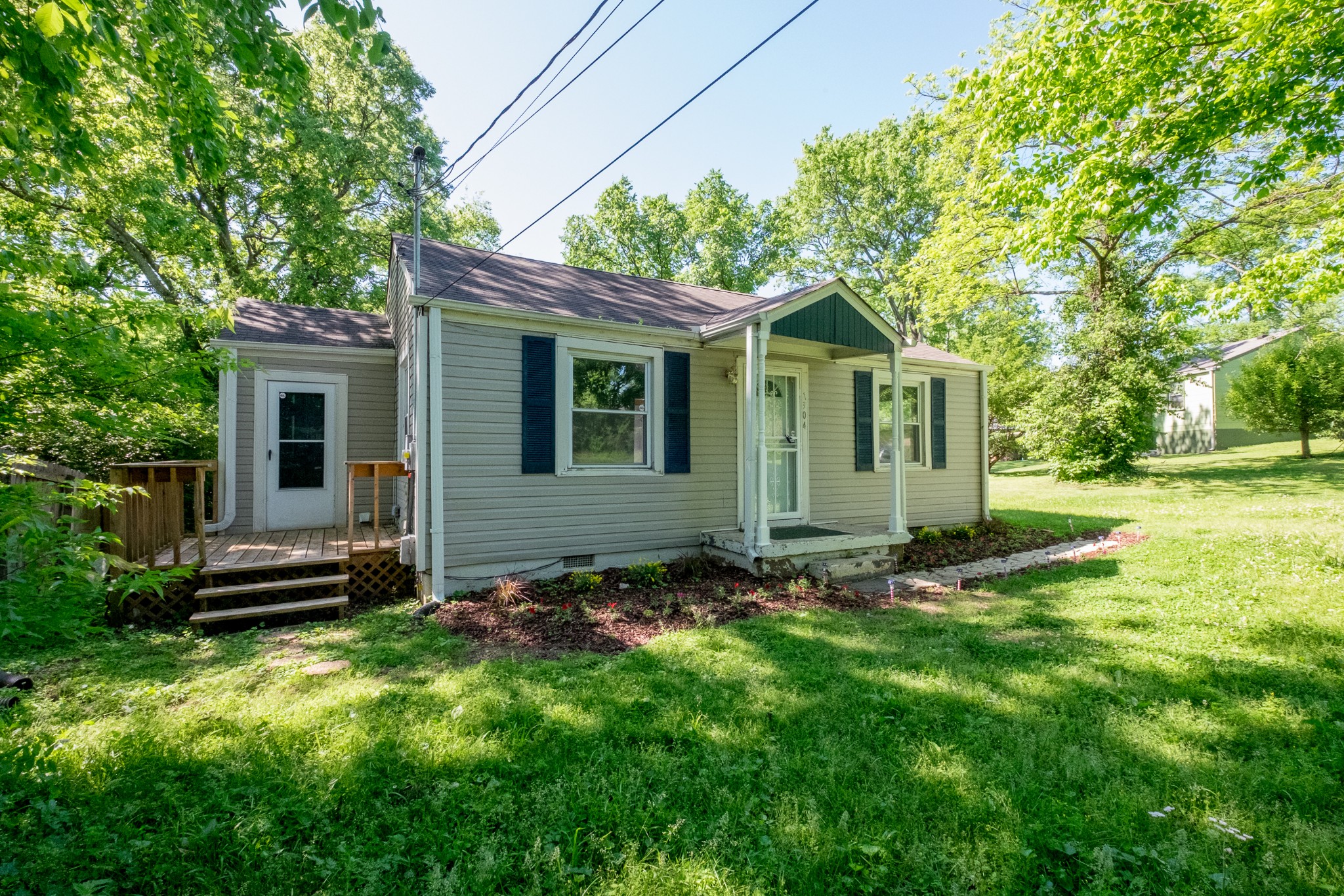 1304 Oakhurst Dr