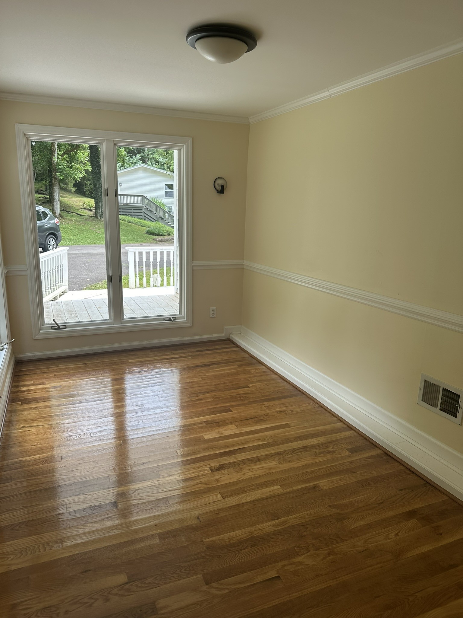 7433 River Road Pike