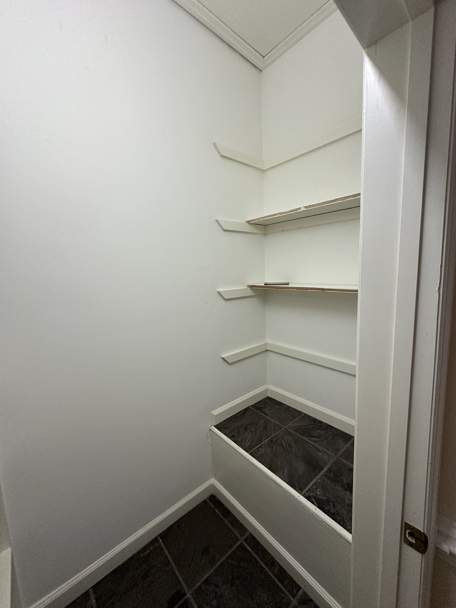 7433 River Road Pike