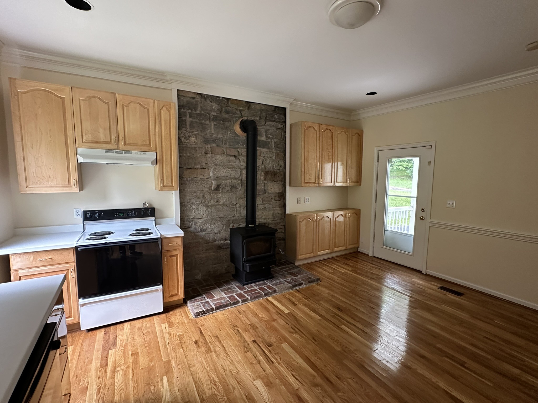 7433 River Road Pike