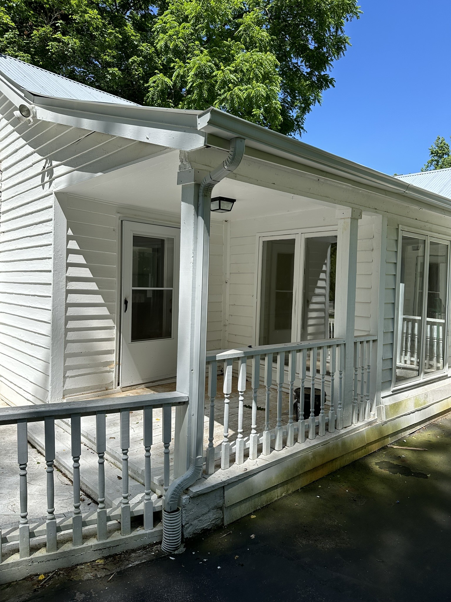 7433 River Road Pike