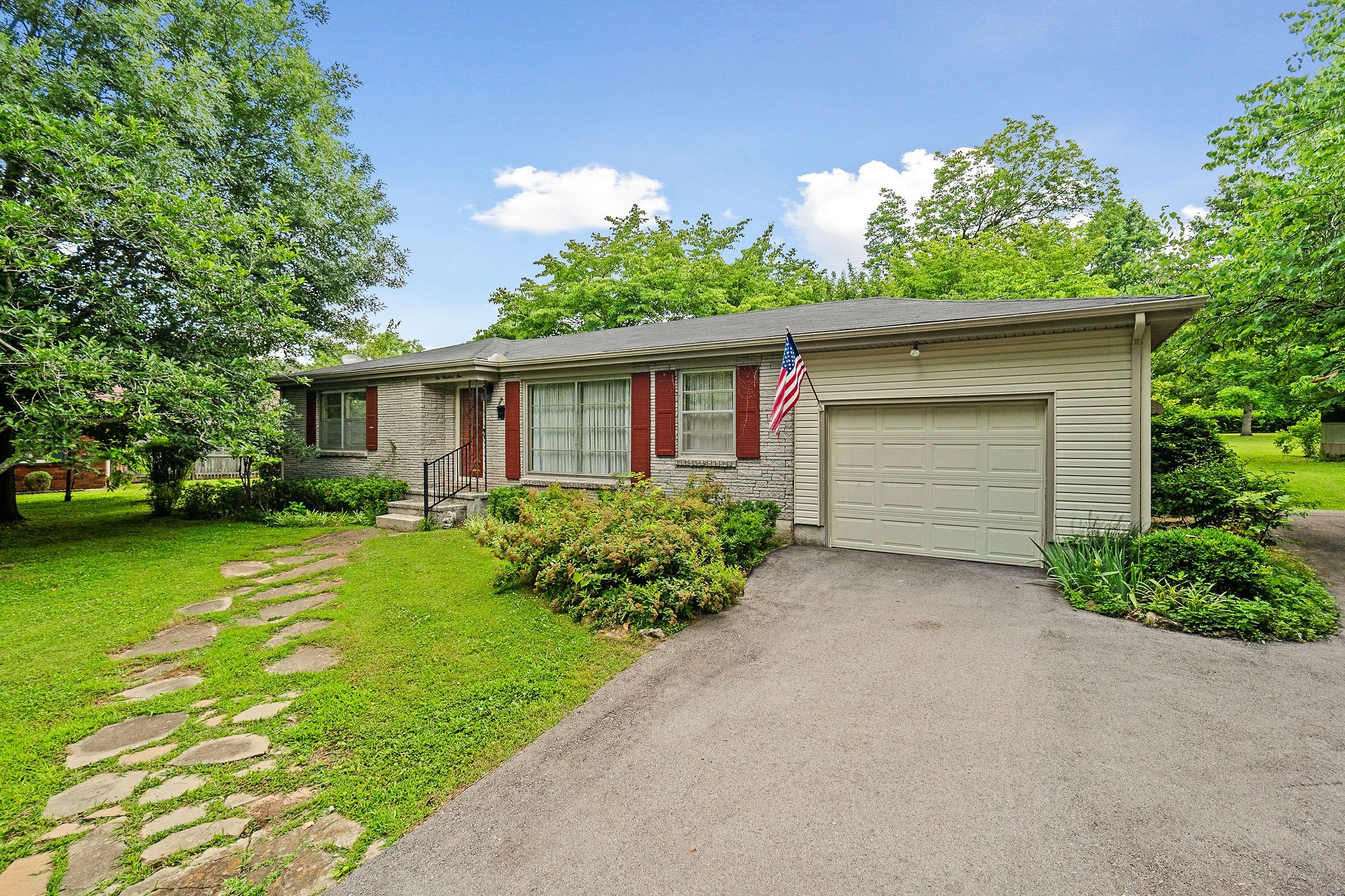 605 Westwood Drive