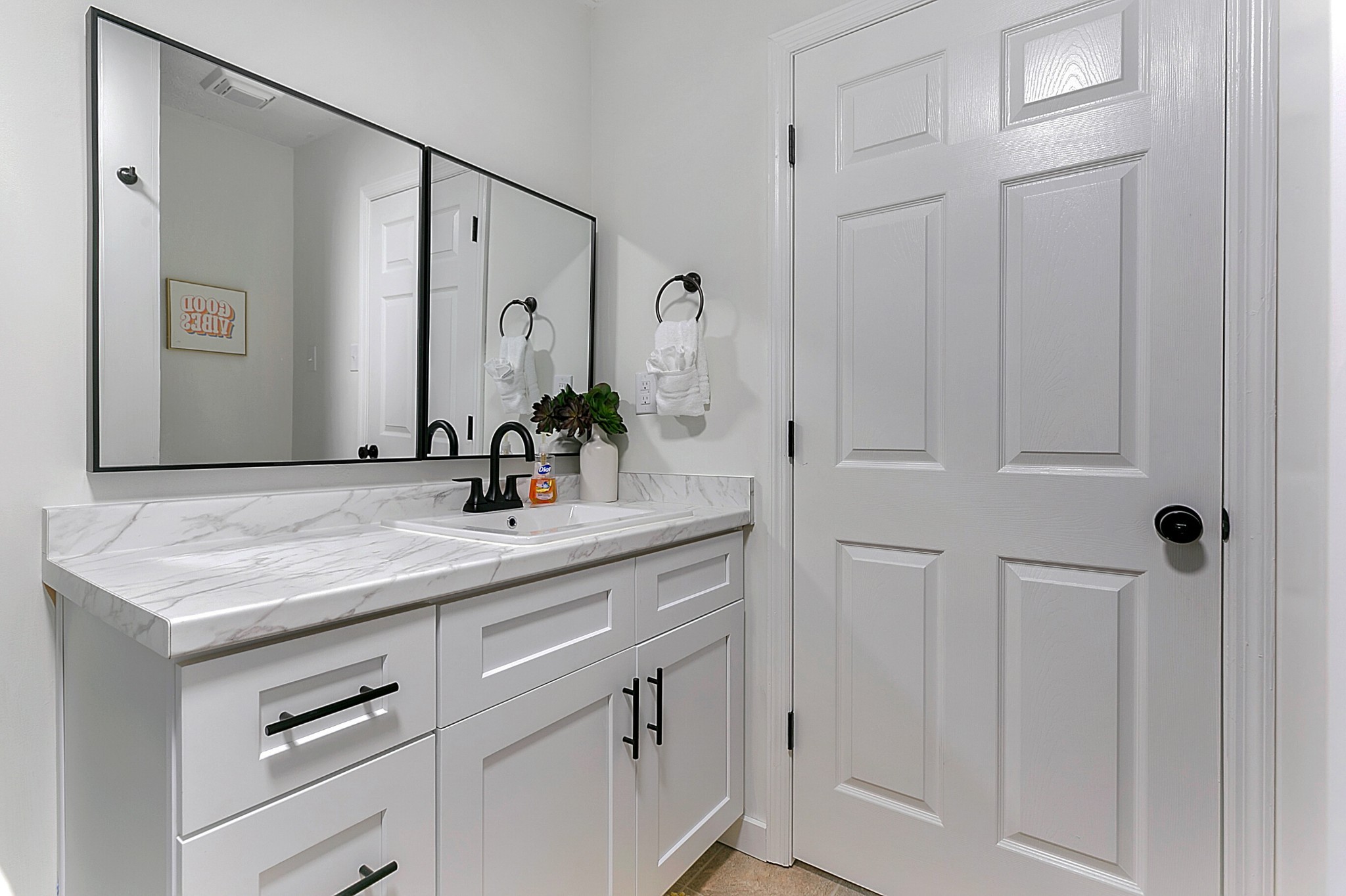 300 Lakeview Cir