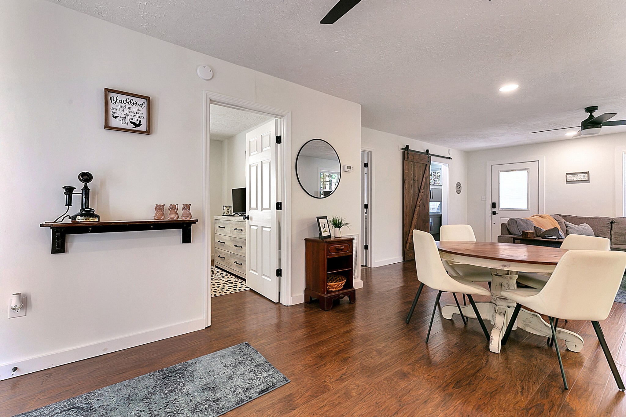 300 Lakeview Cir