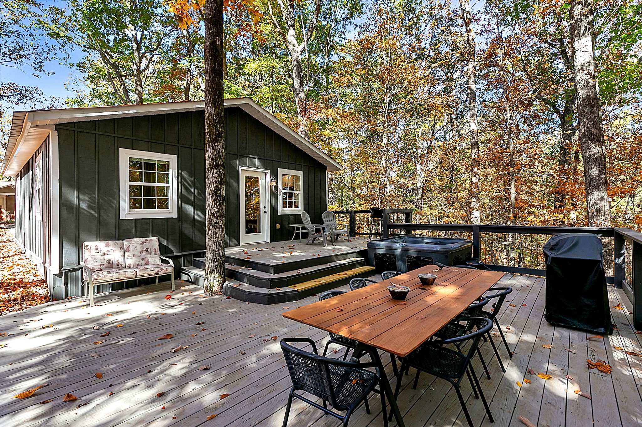 300 Lakeview Cir
