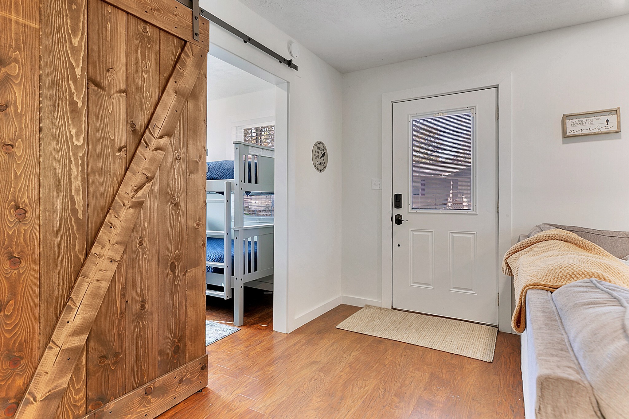 300 Lakeview Cir