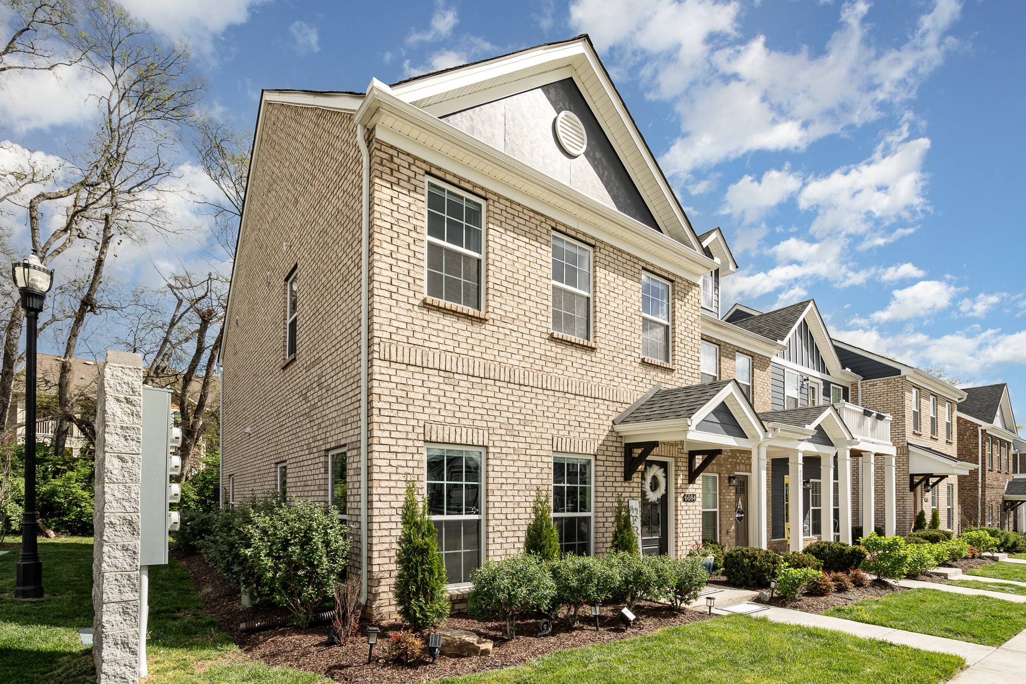 6084 Ivory Ln