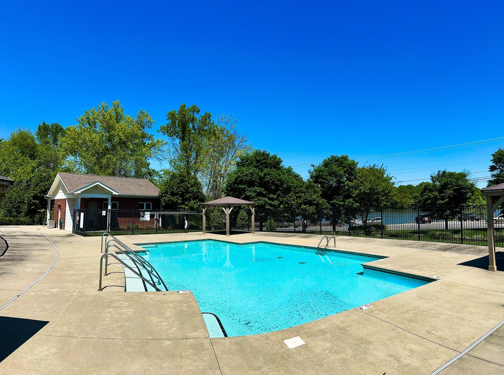 6084 Ivory Ln