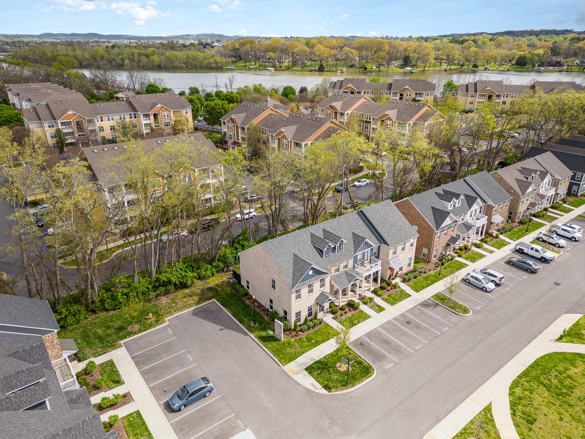 6084 Ivory Ln