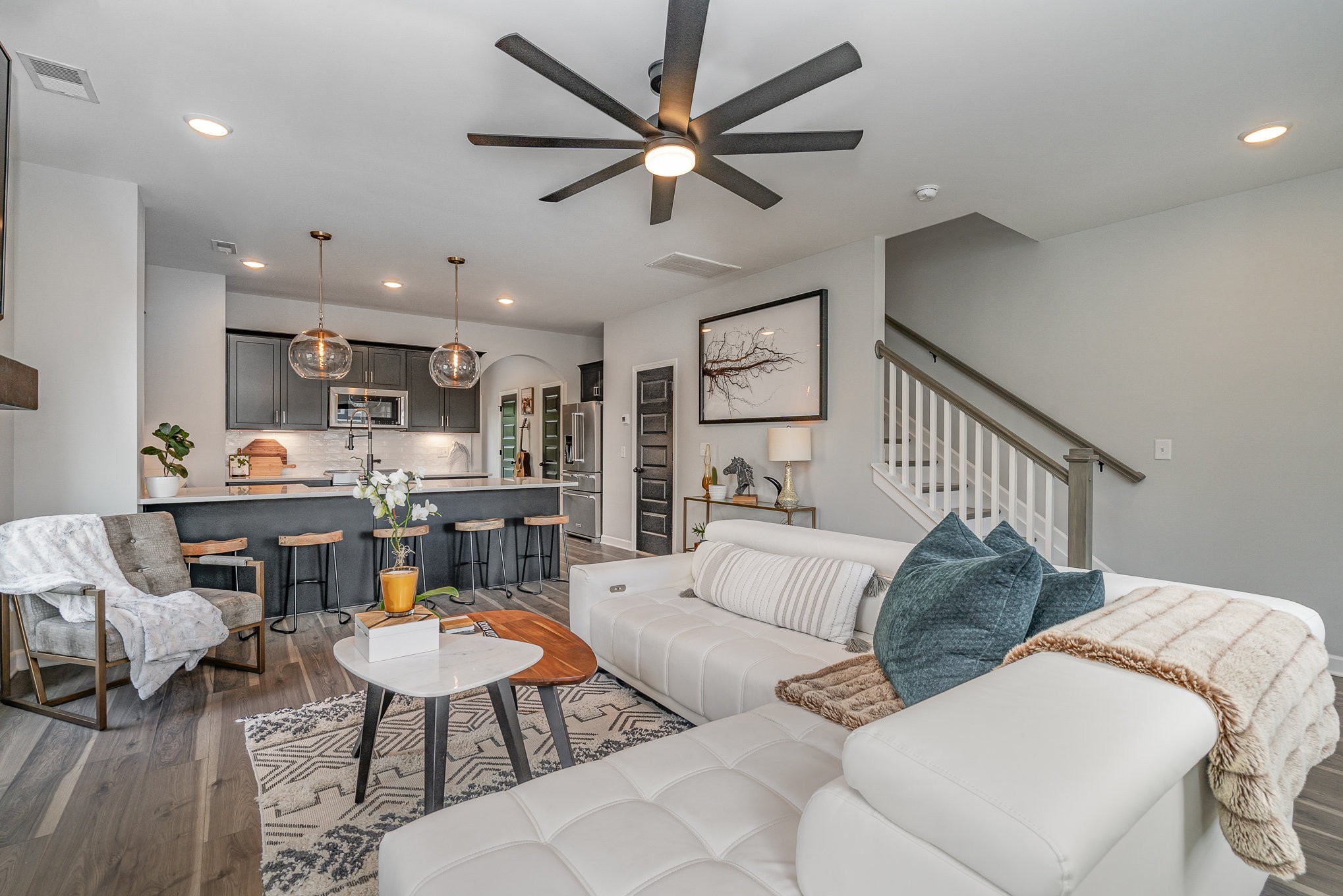 6084 Ivory Ln