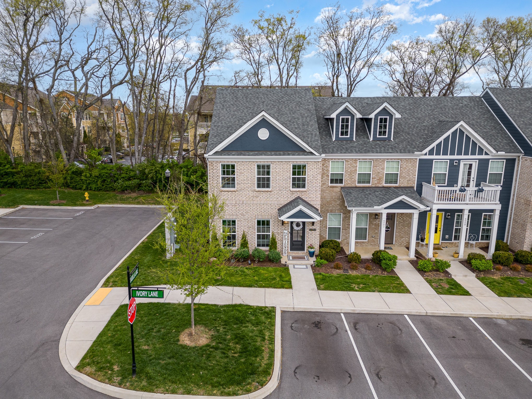 6084 Ivory Ln