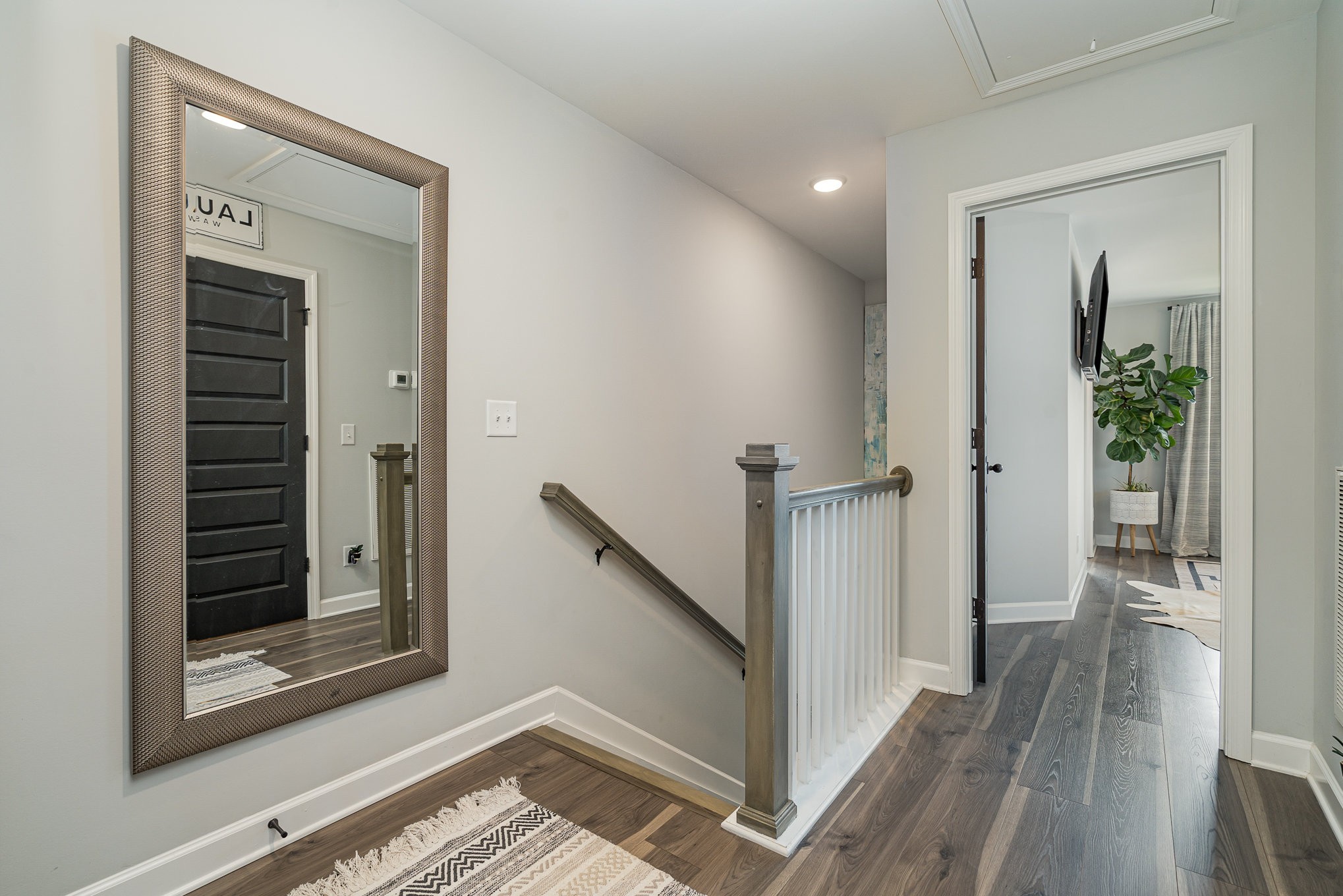 6084 Ivory Ln