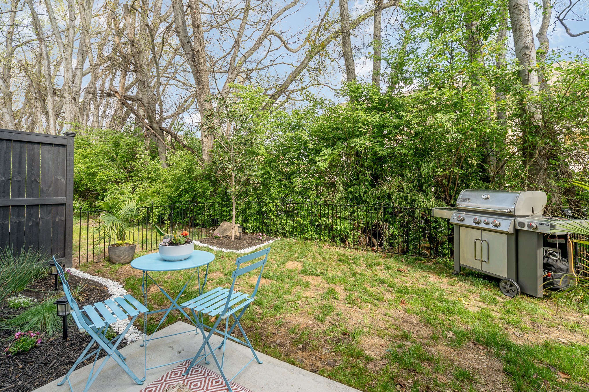 6084 Ivory Ln