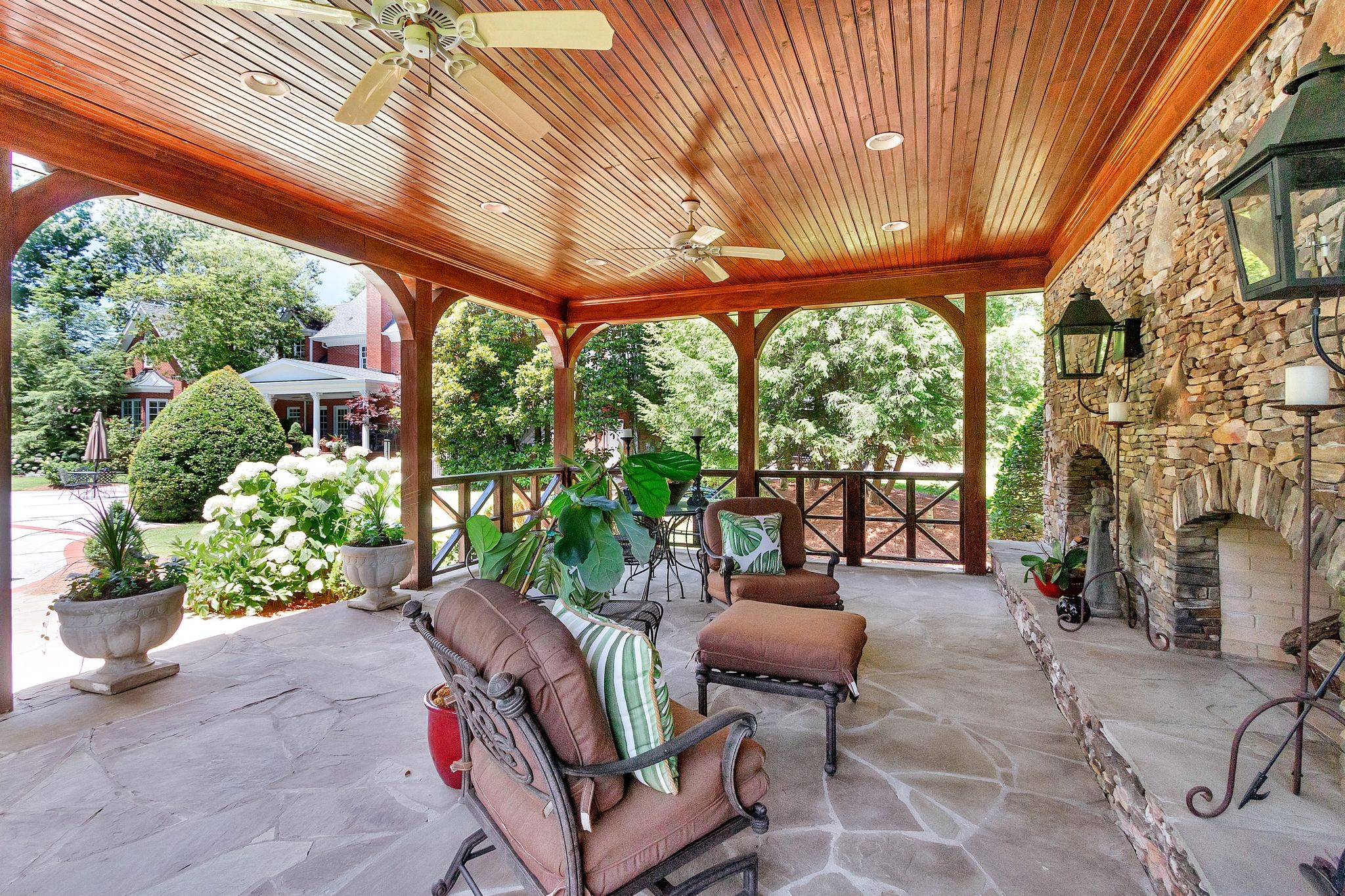 3018 North Thompson Lane