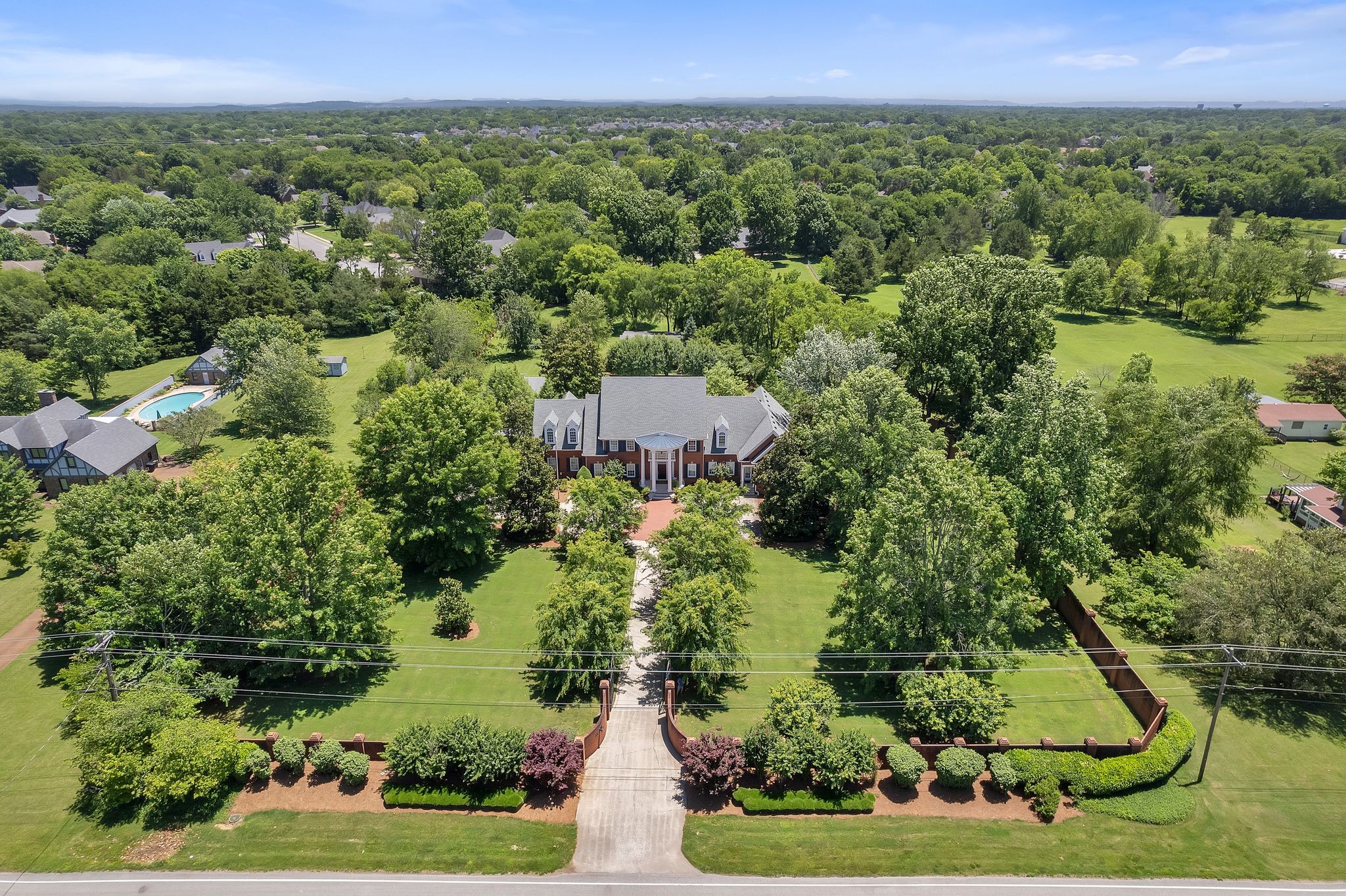 3018 North Thompson Lane