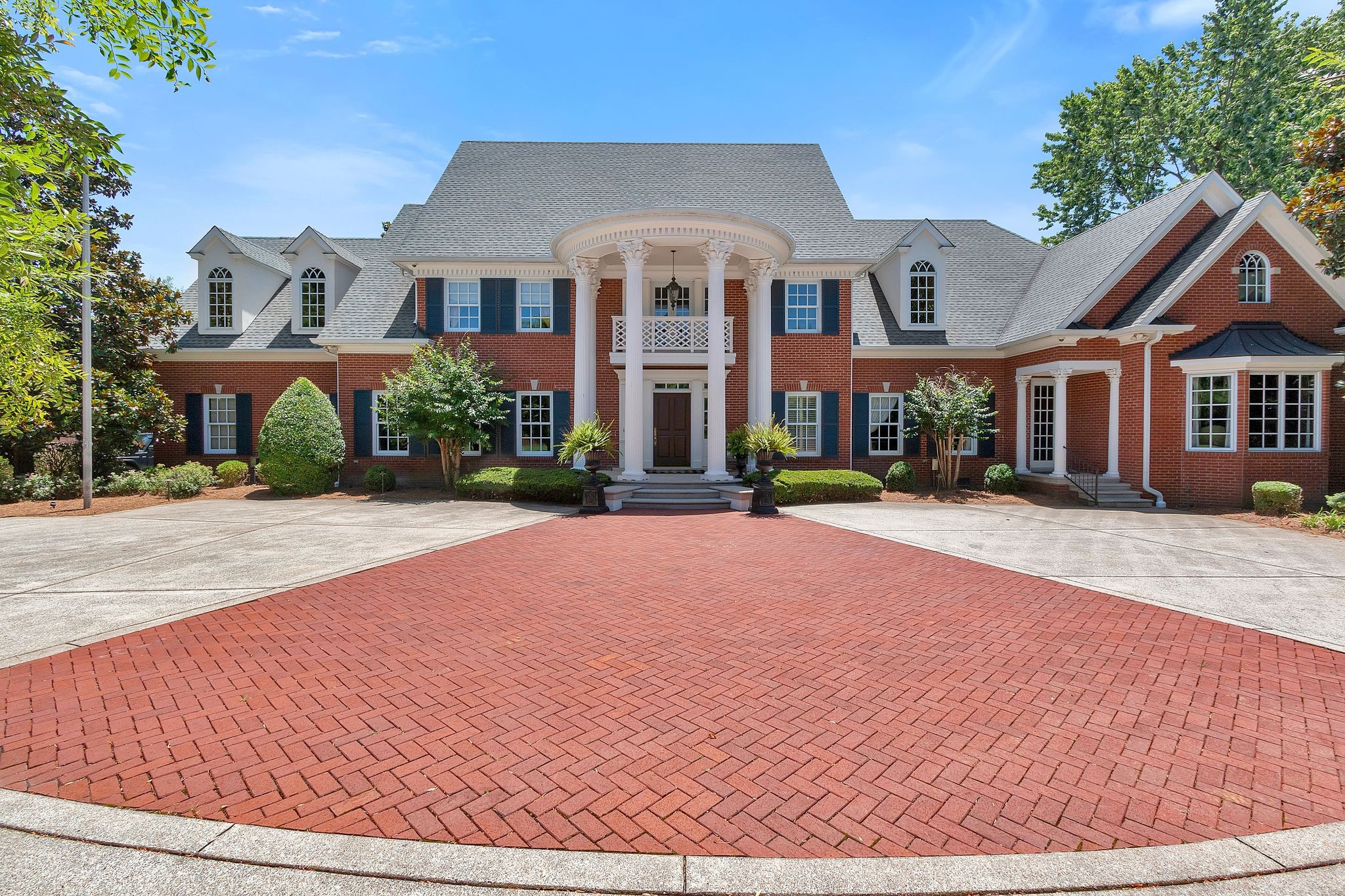 3018 North Thompson Lane