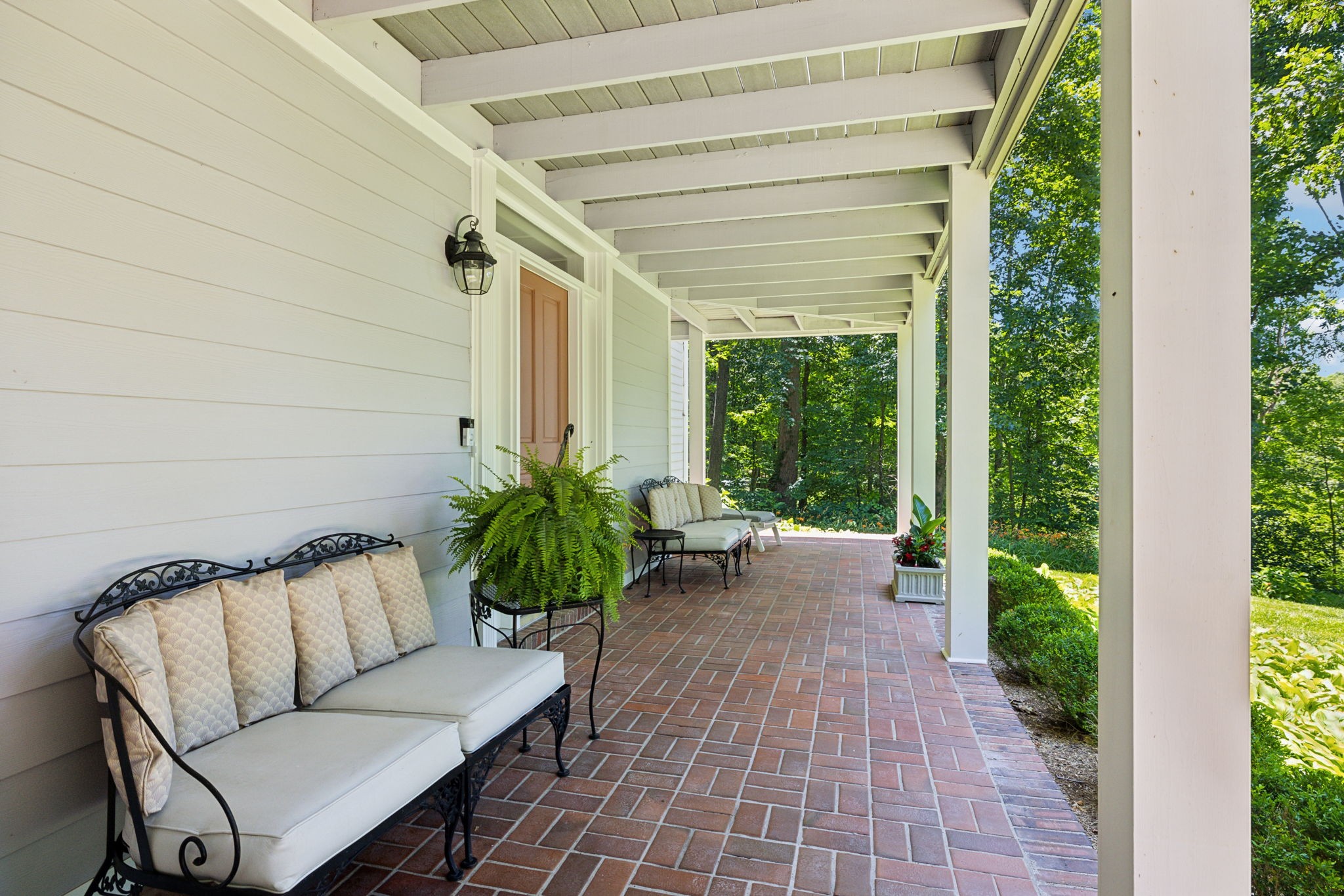 3927 New Highway 96, W