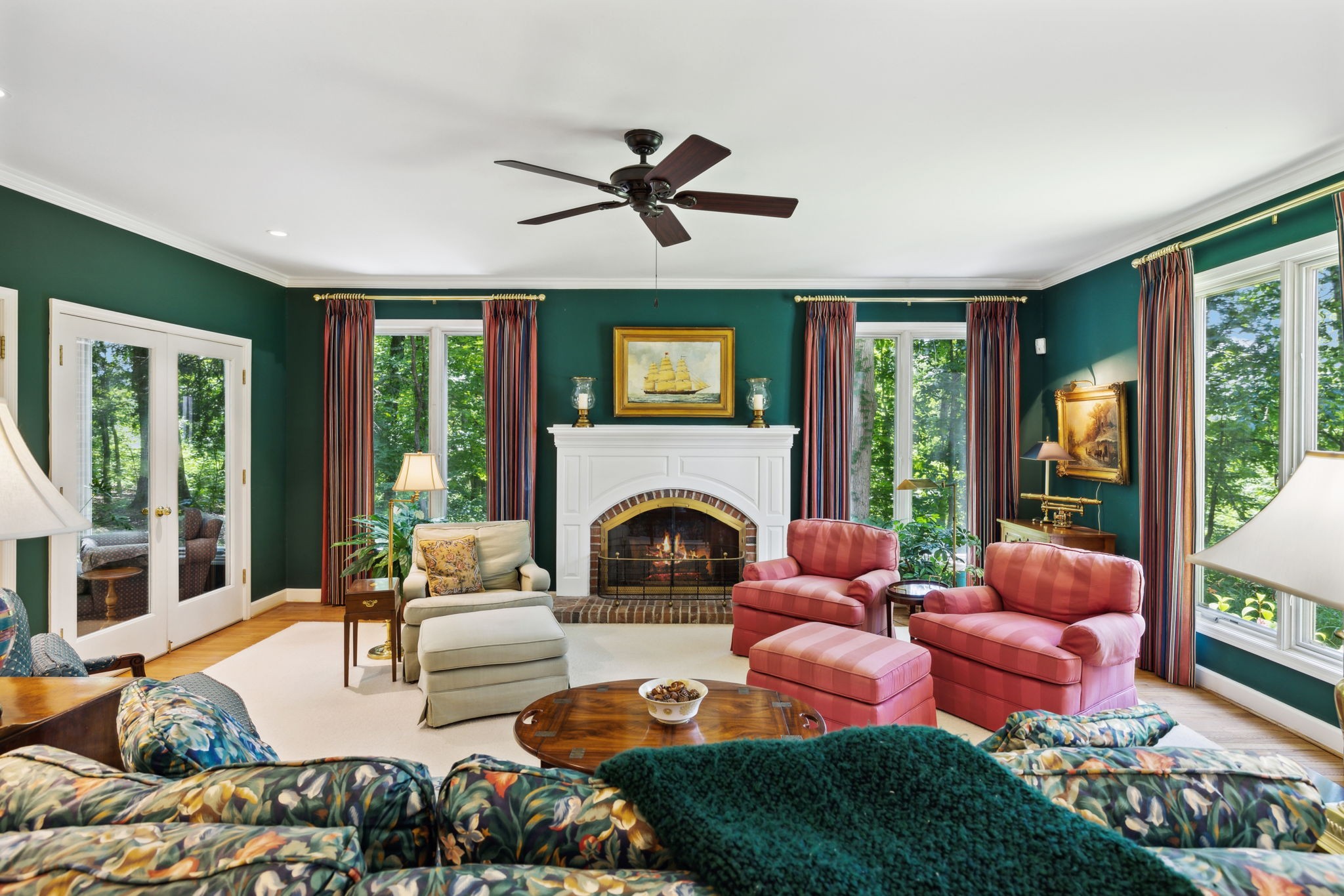 3927 New Highway 96, W