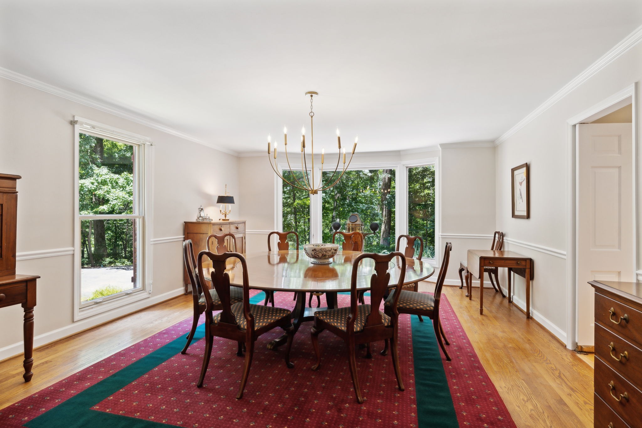 3927 New Highway 96, W