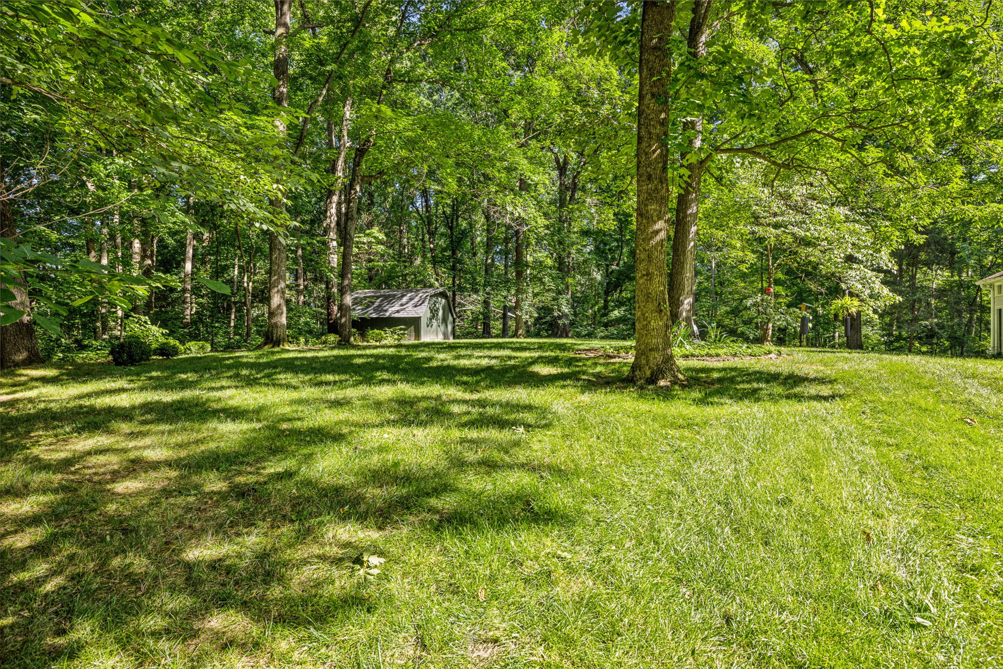 3927 New Highway 96, W