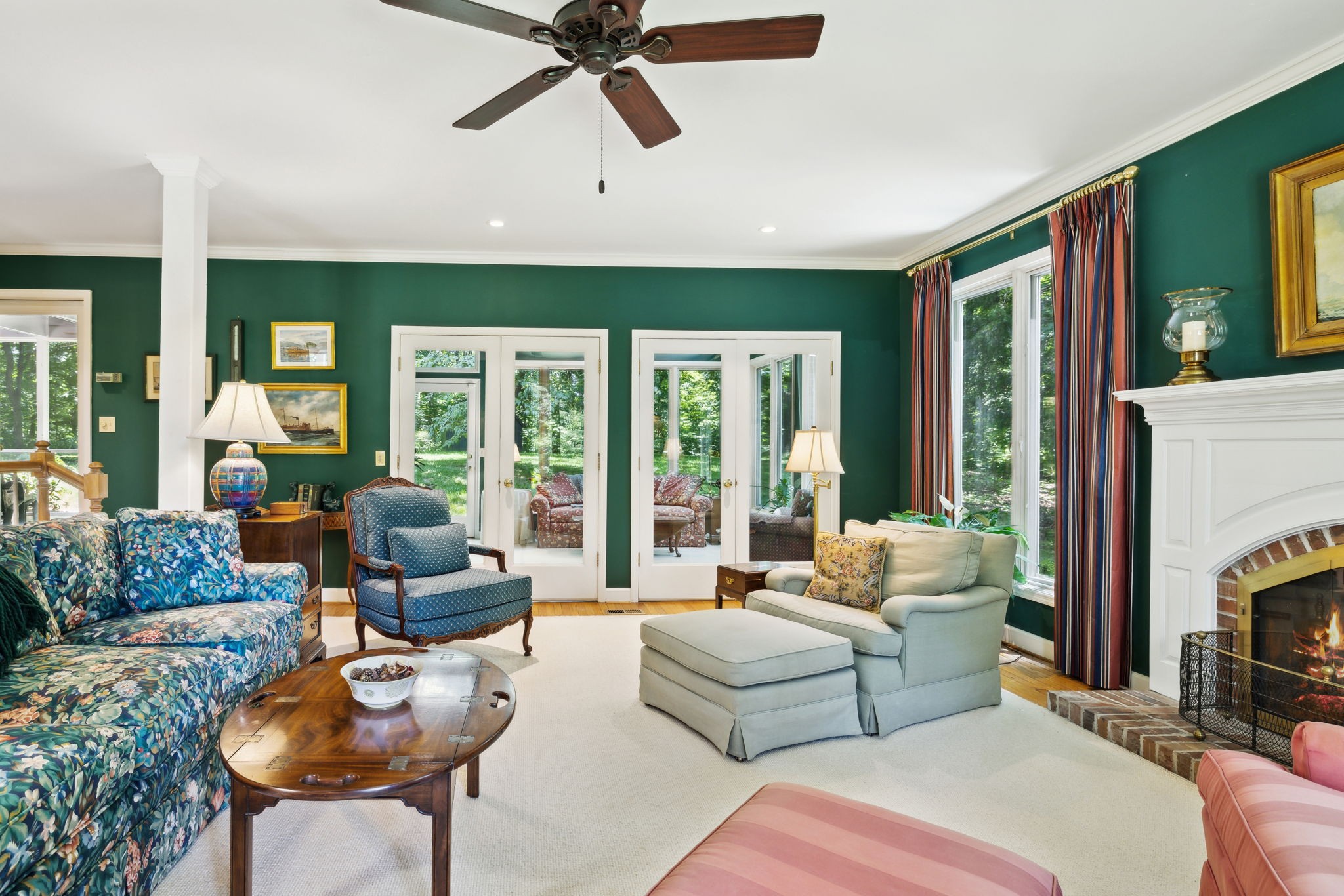 3927 New Highway 96, W