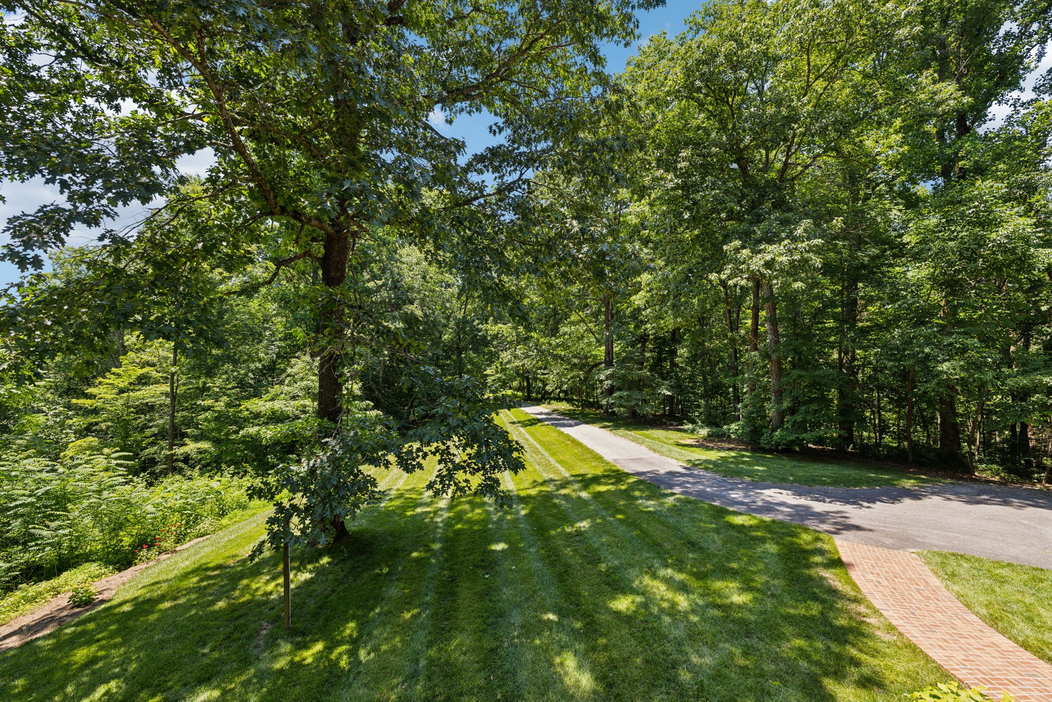 3927 New Highway 96, W