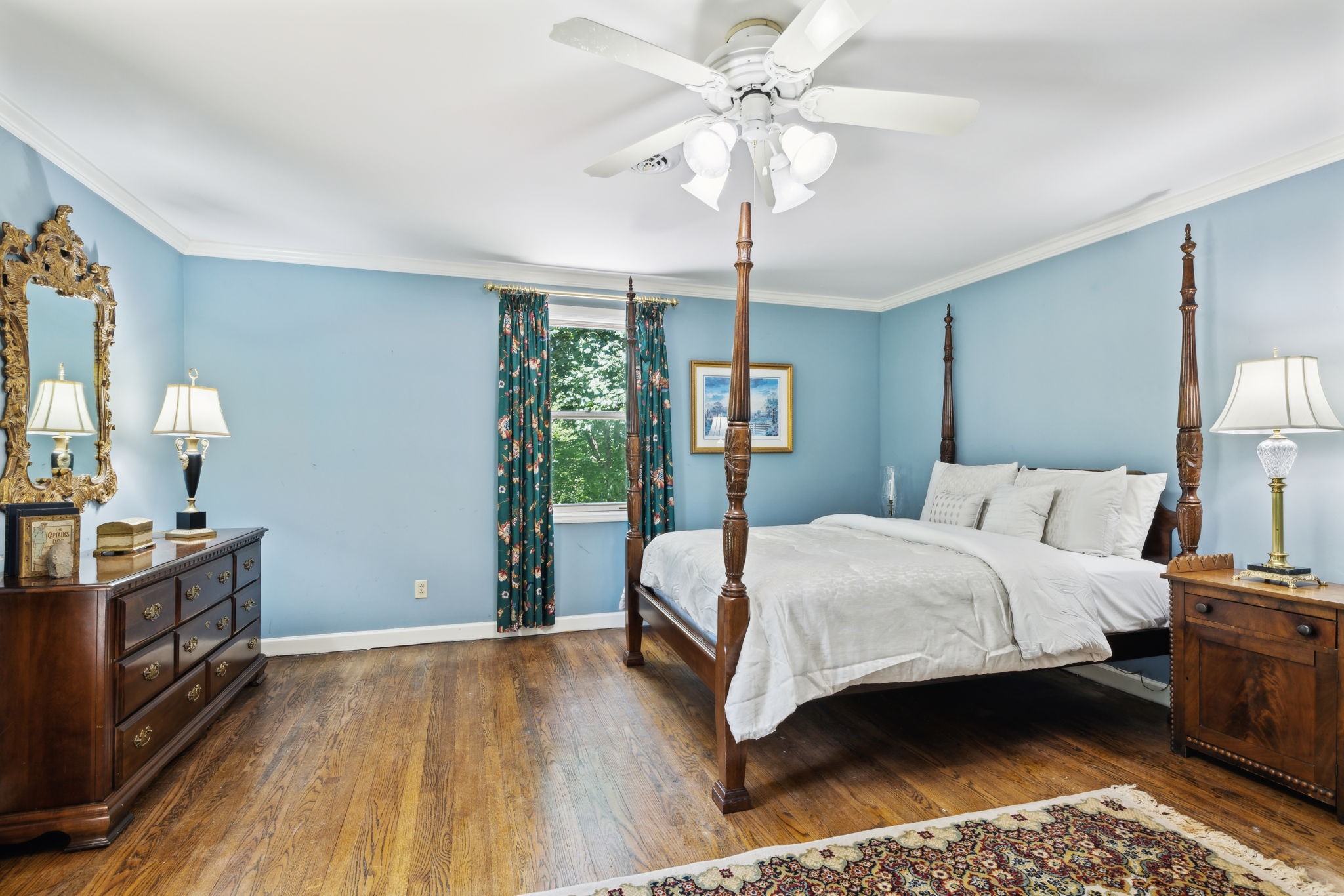 3927 New Highway 96, W