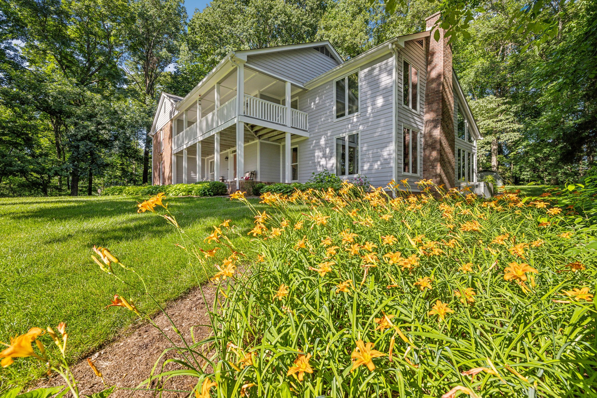 3927 New Highway 96, W