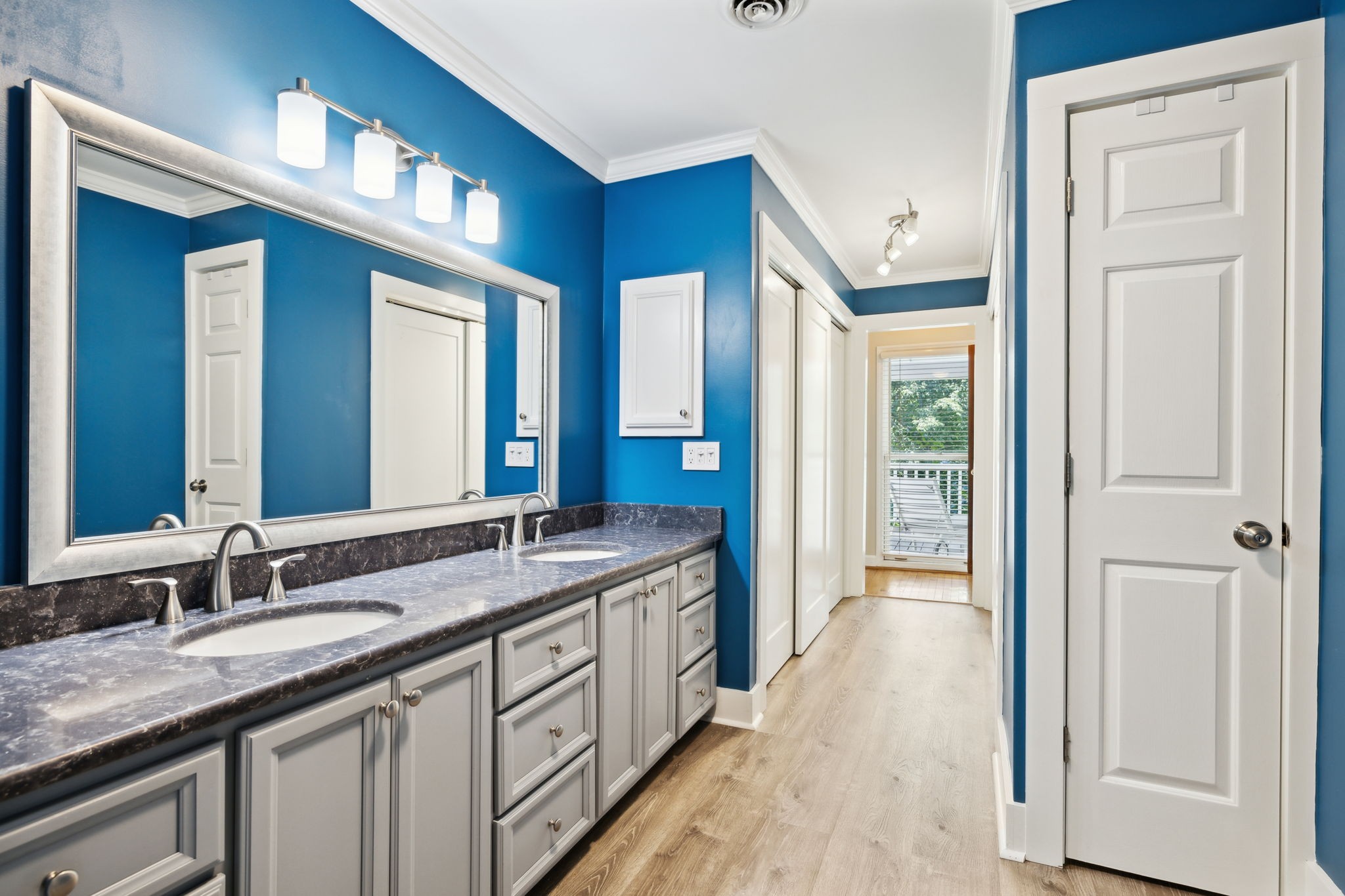 3927 New Highway 96, W