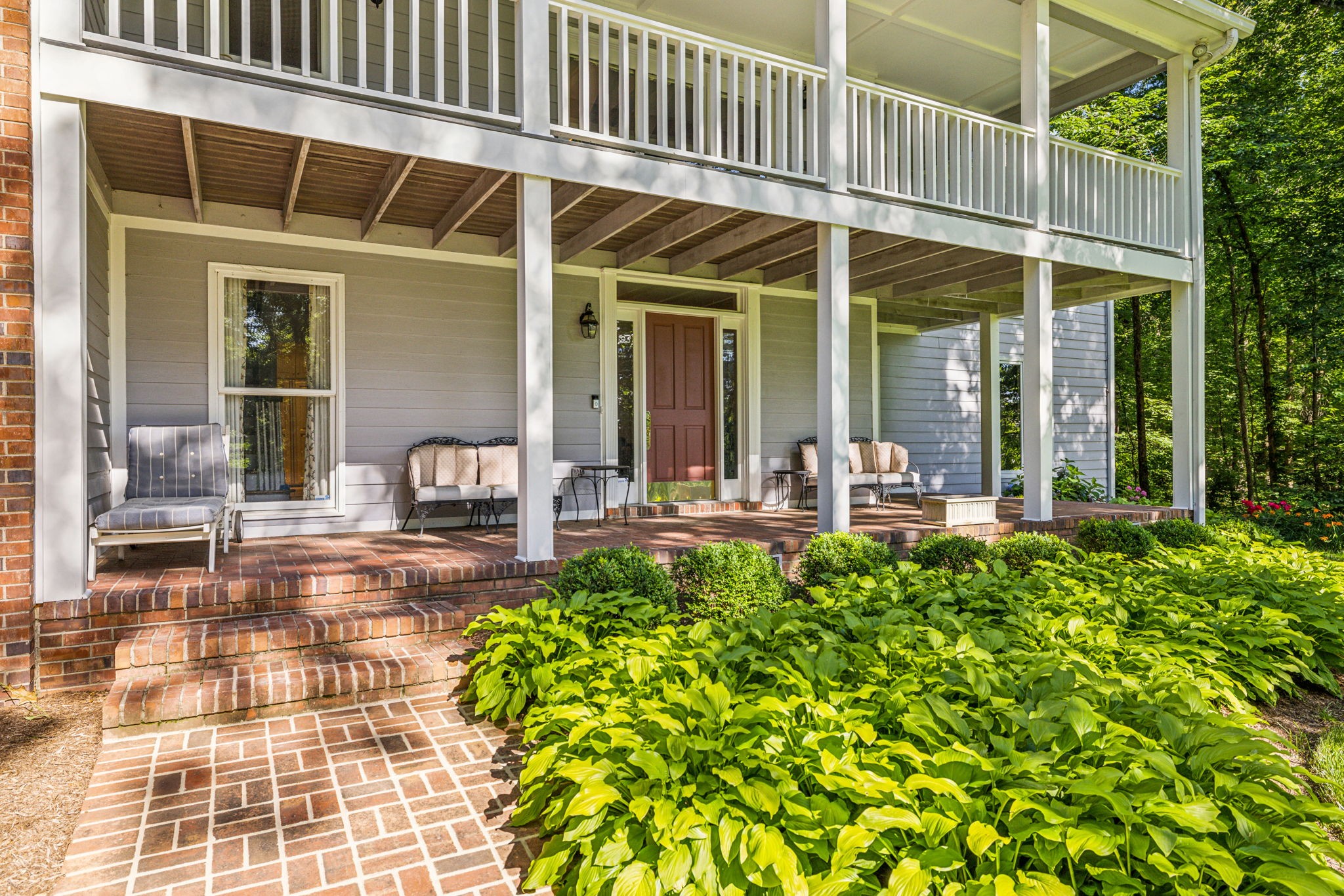 3927 New Highway 96, W