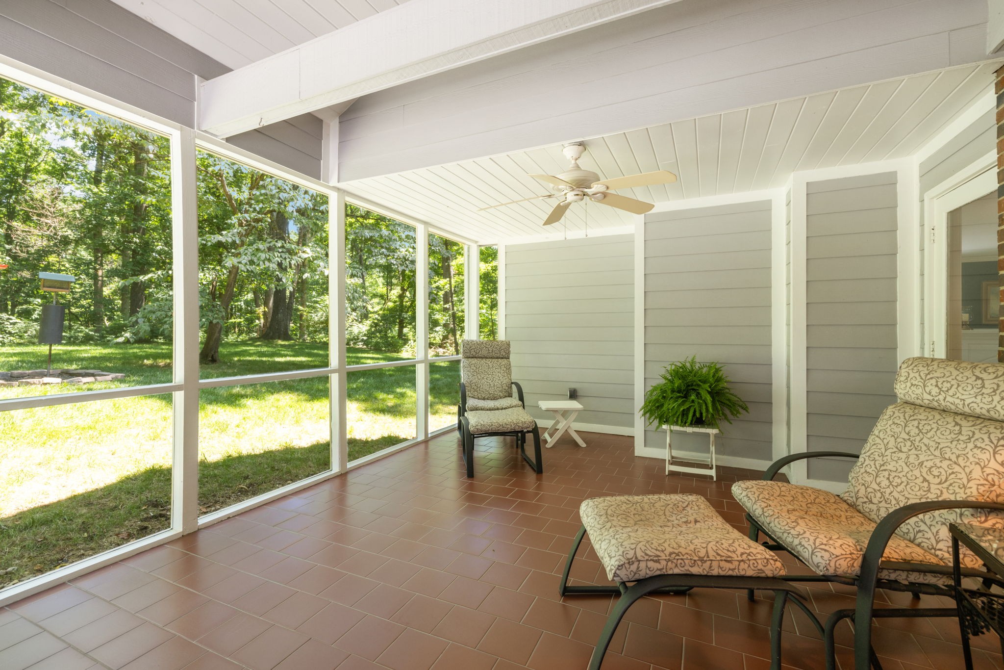 3927 New Highway 96, W