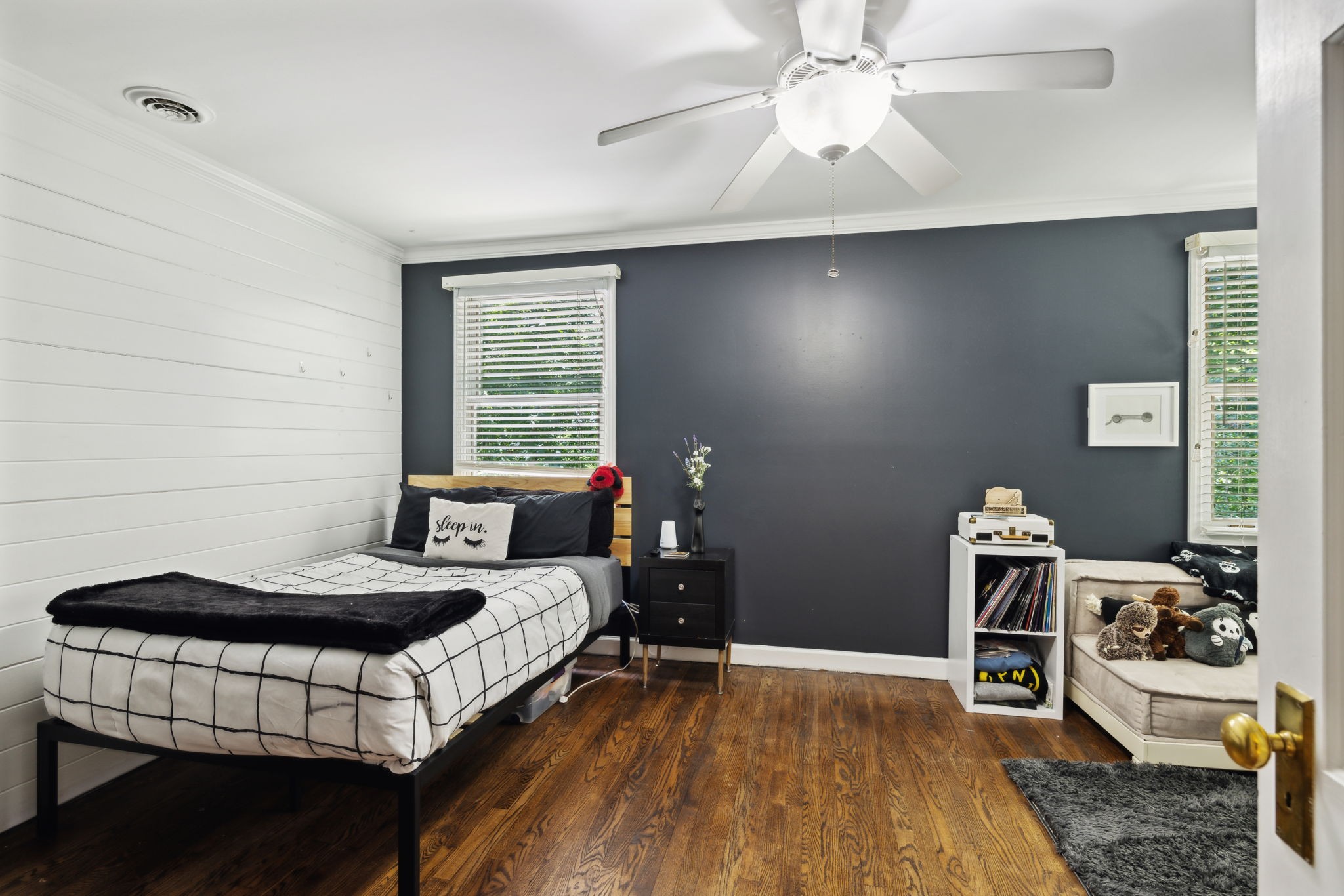 3927 New Highway 96, W