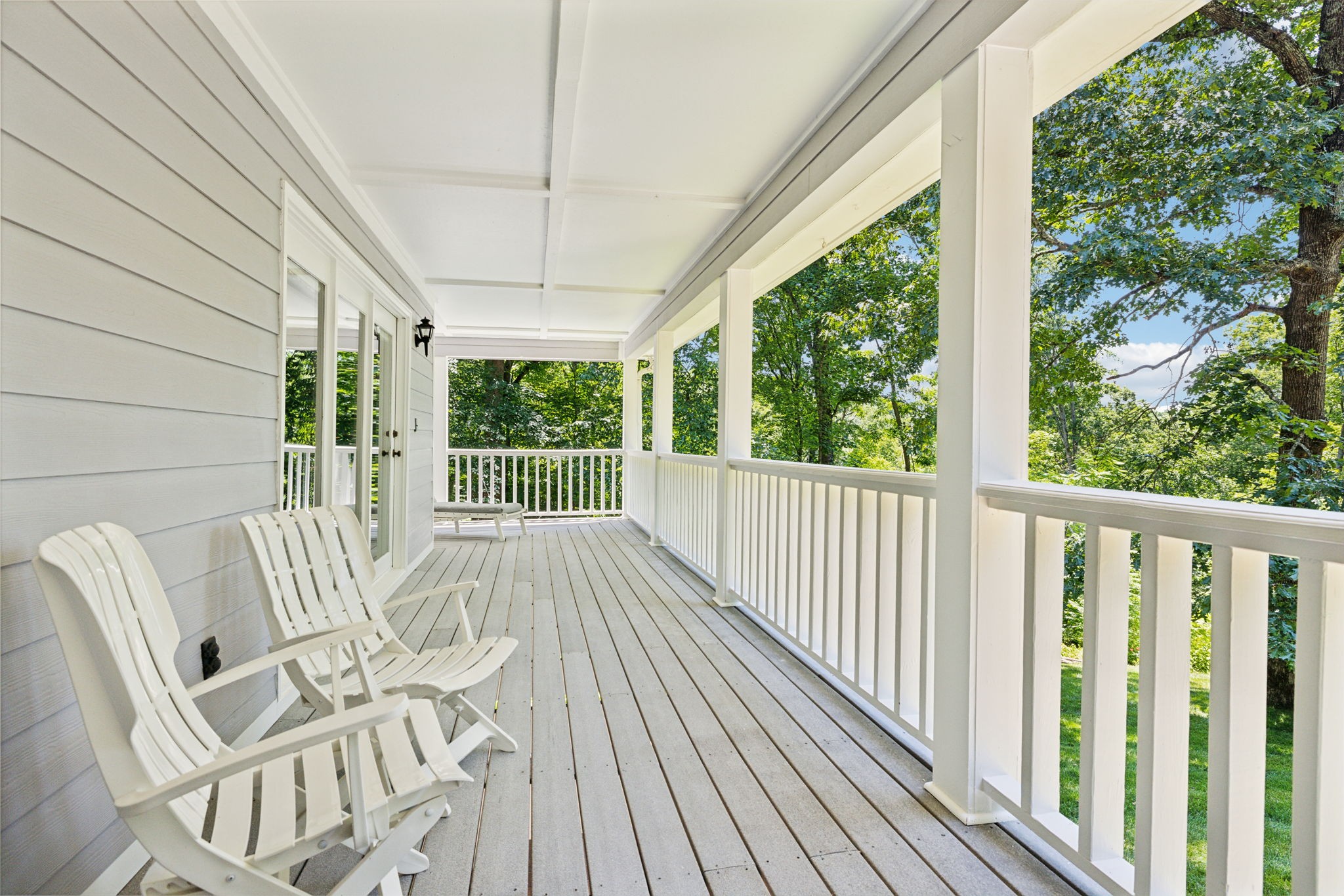 3927 New Highway 96, W