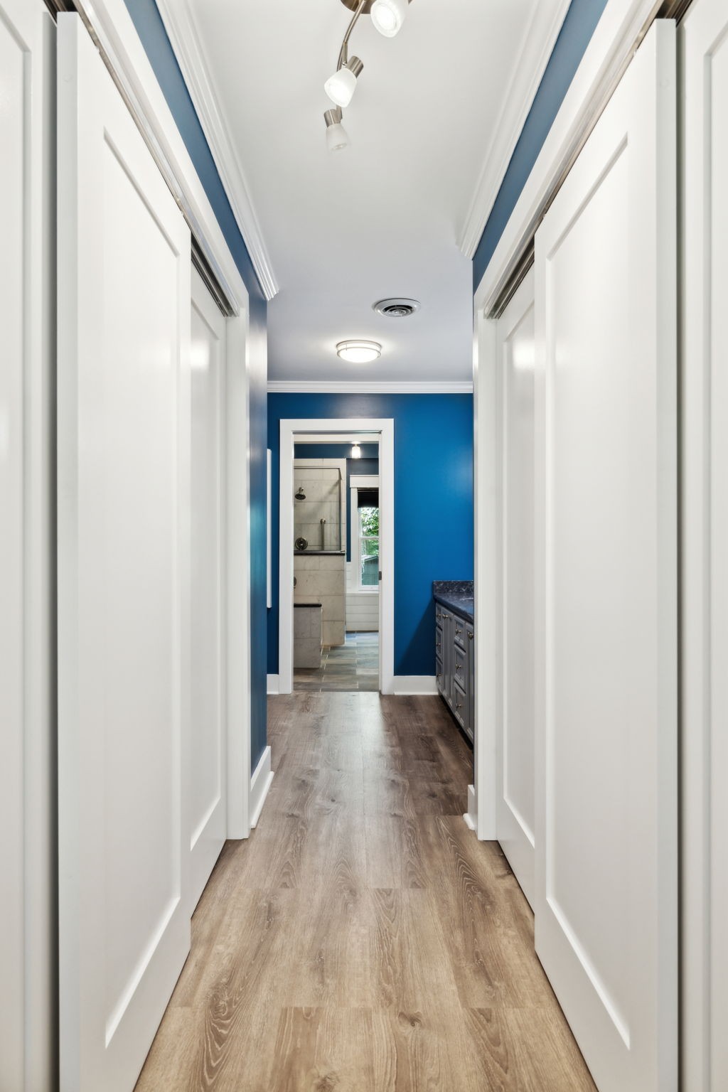 3927 New Highway 96, W