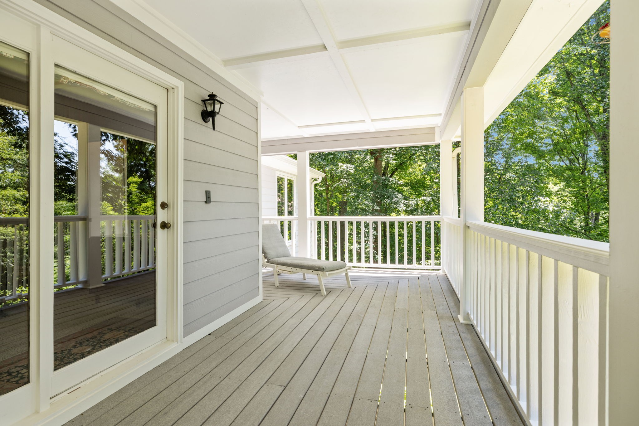 3927 New Highway 96, W