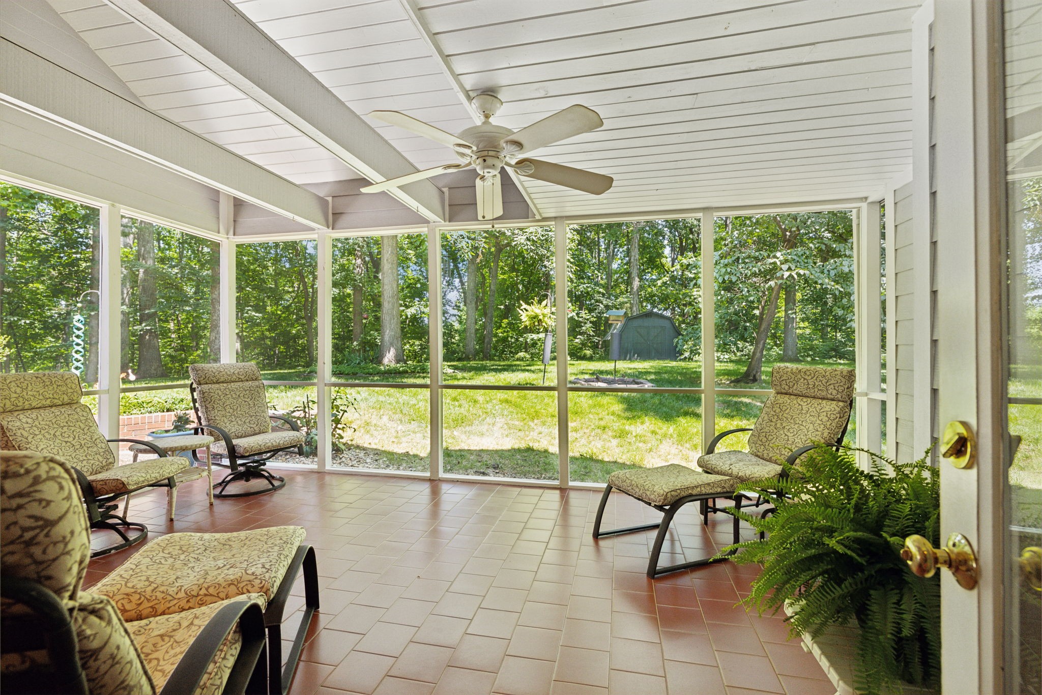 3927 New Highway 96, W