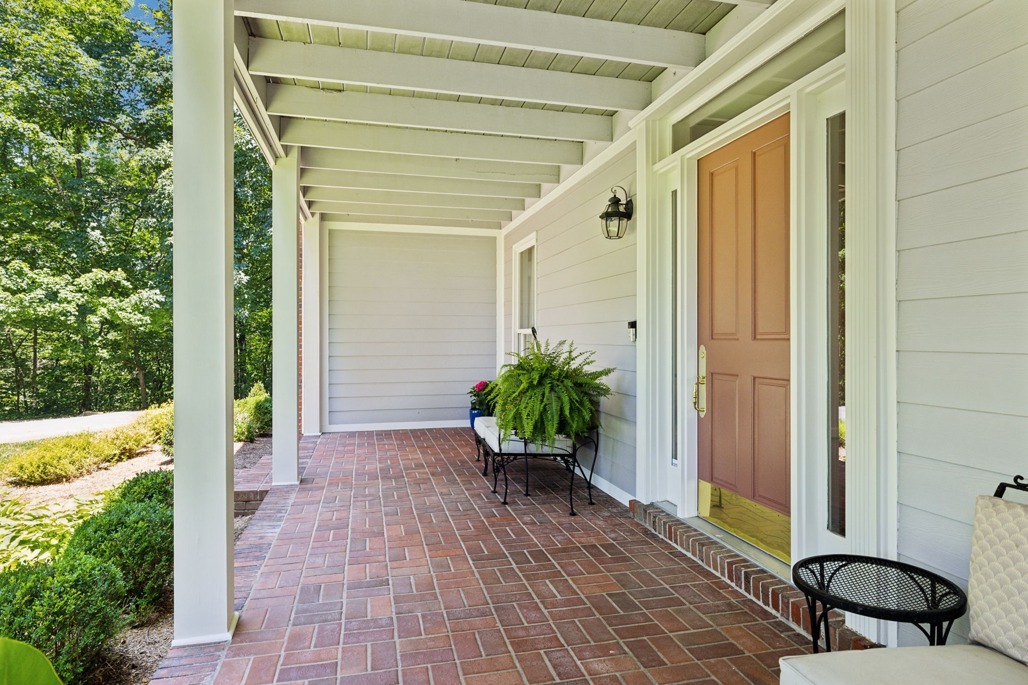 3927 New Highway 96, W