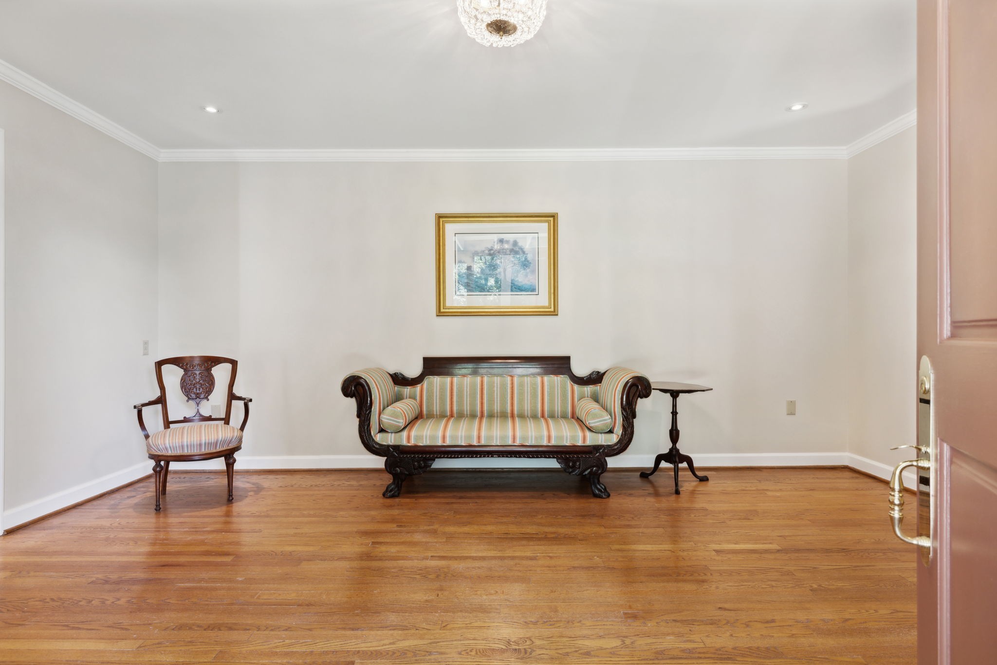 3927 New Highway 96, W